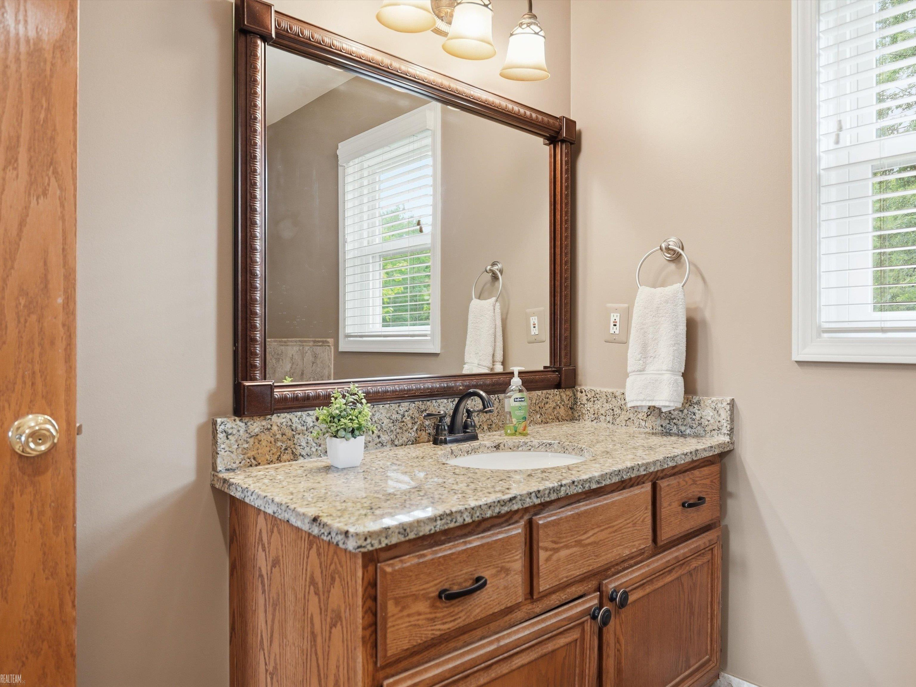 46288 Glen Pointe Drive, Shelby Twp, MI 48315 — Photo 36