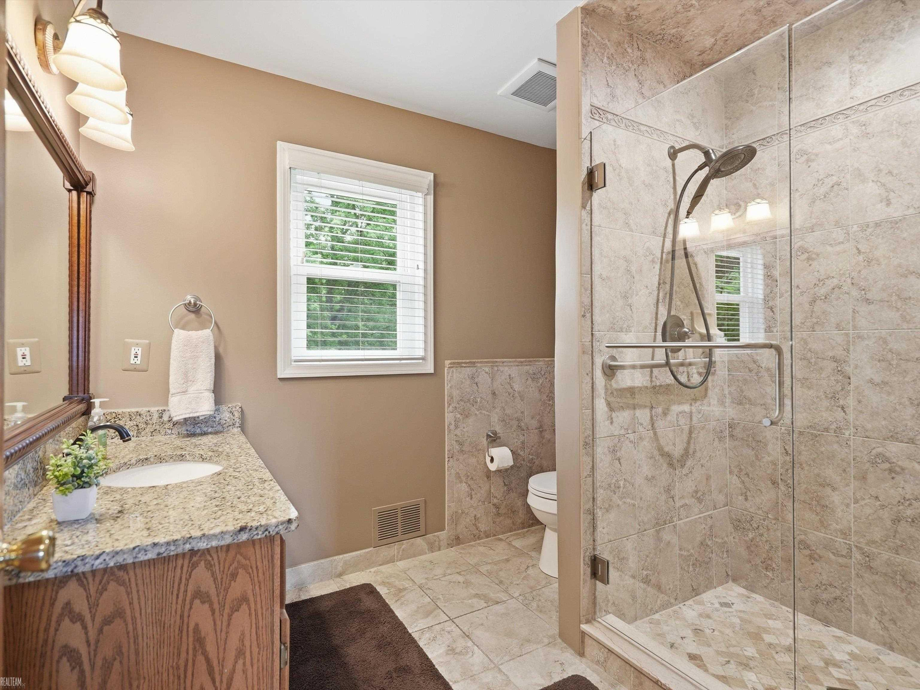46288 Glen Pointe Drive, Shelby Twp, MI 48315 — Photo 37