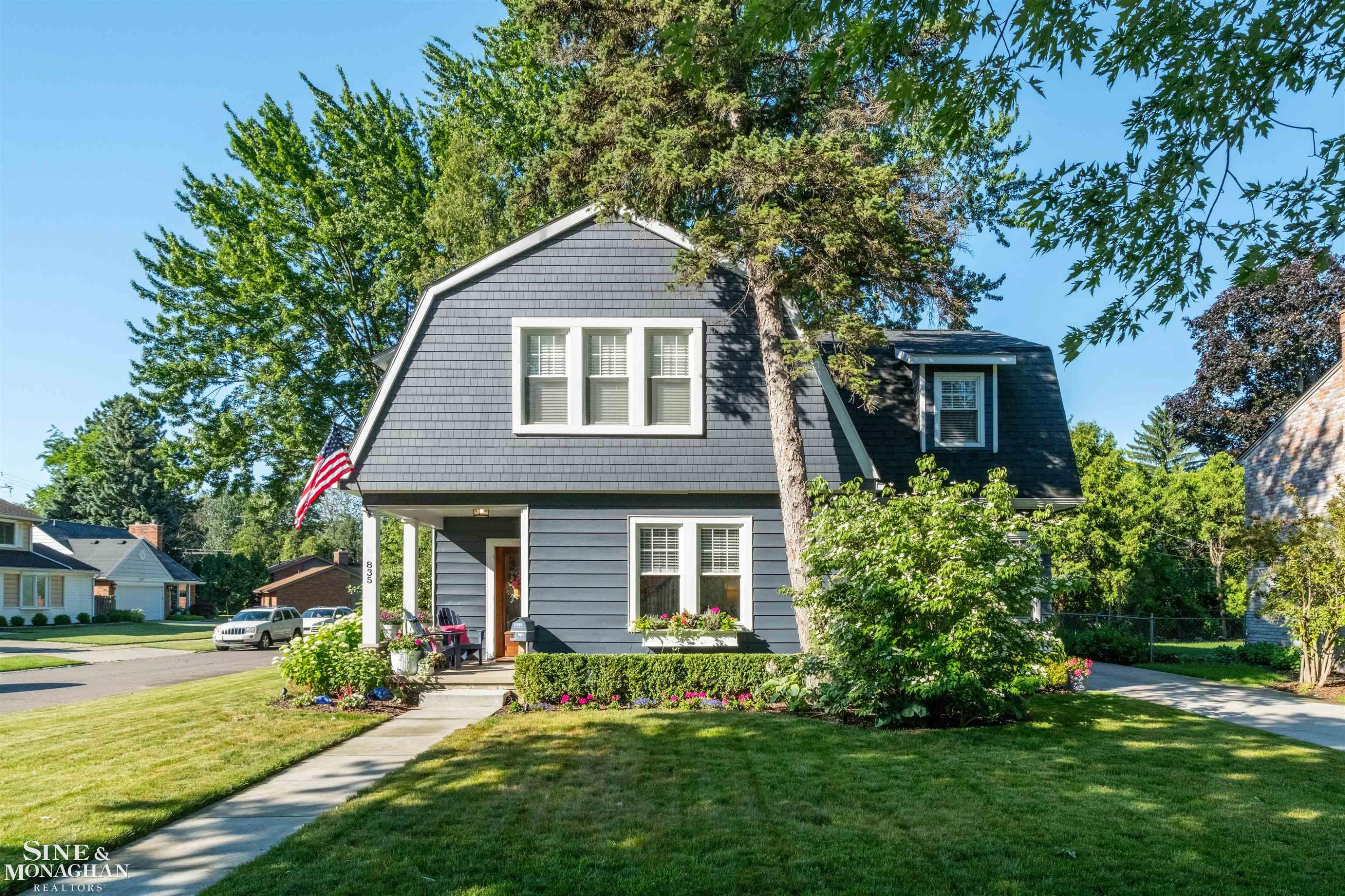 835 Cook Road, Grosse Pointe Woods, MI 48236 — front exterior