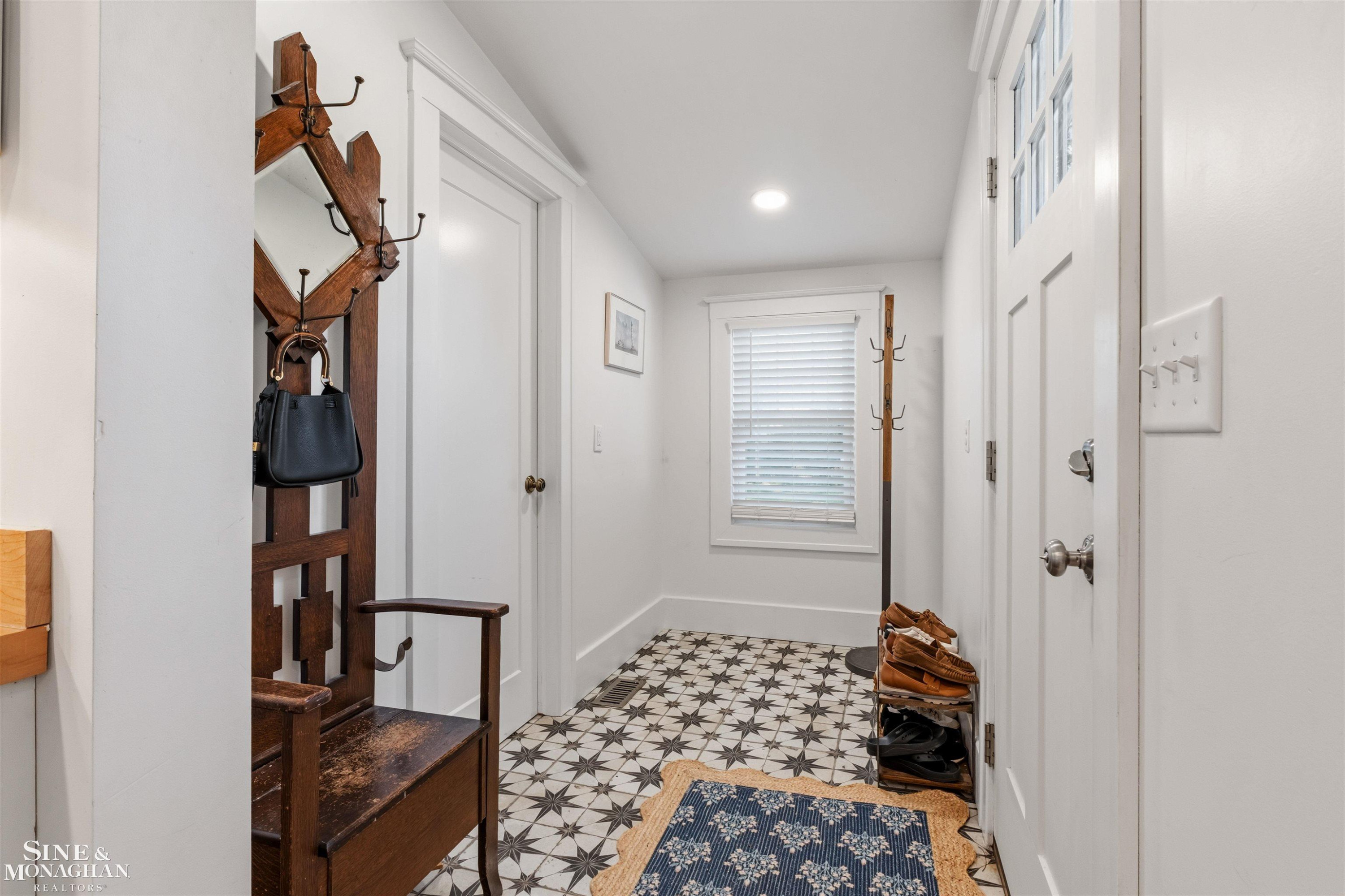 835 Cook Road, Grosse Pointe Woods, MI 48236 — Photo 27