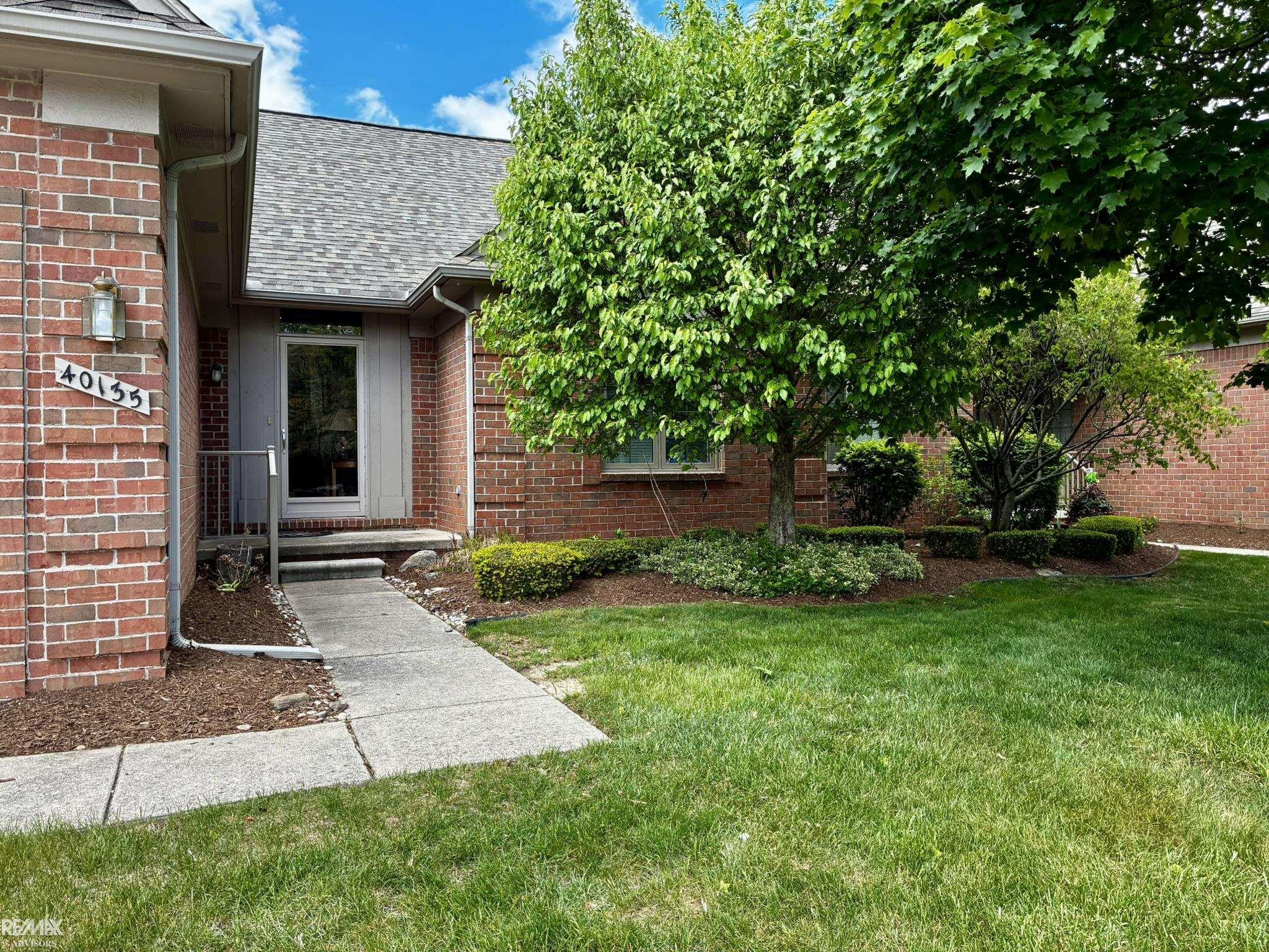 40135 Streamwood Court, Sterling Heights, MI 48310 — Photo 3