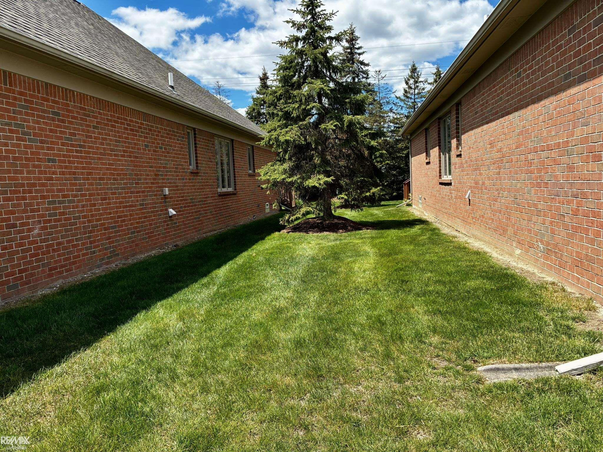 40135 Streamwood Court, Sterling Heights, MI 48310 — Photo 4