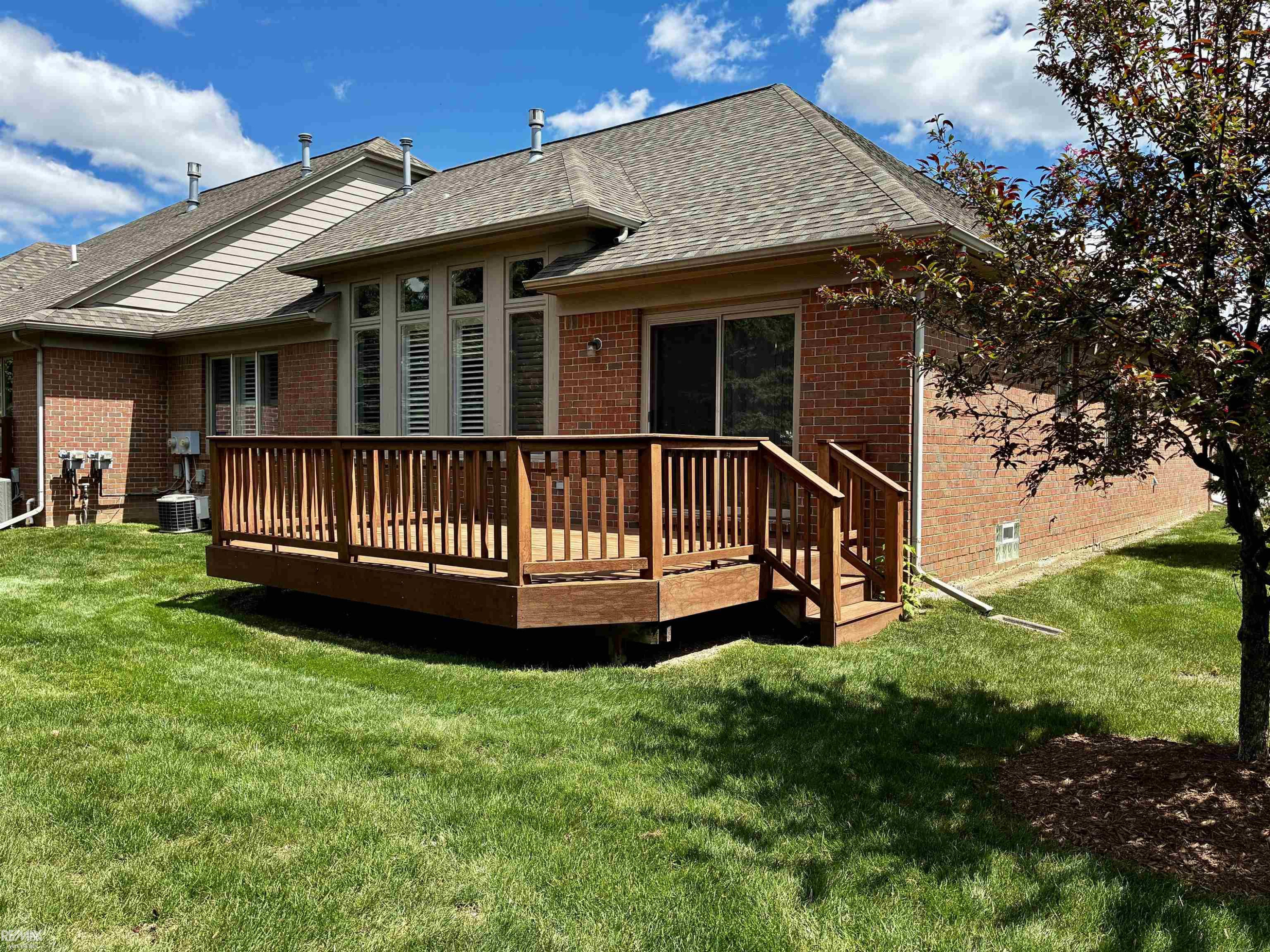40135 Streamwood Court, Sterling Heights, MI 48310 — Photo 6
