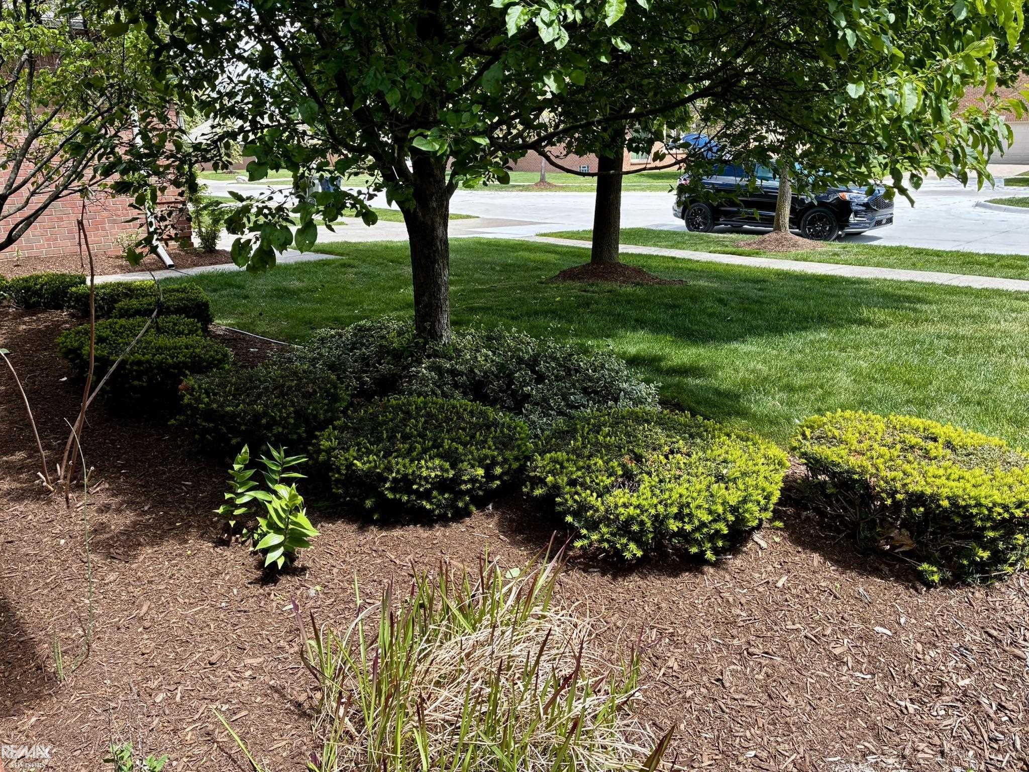 40135 Streamwood Court, Sterling Heights, MI 48310 — Photo 9