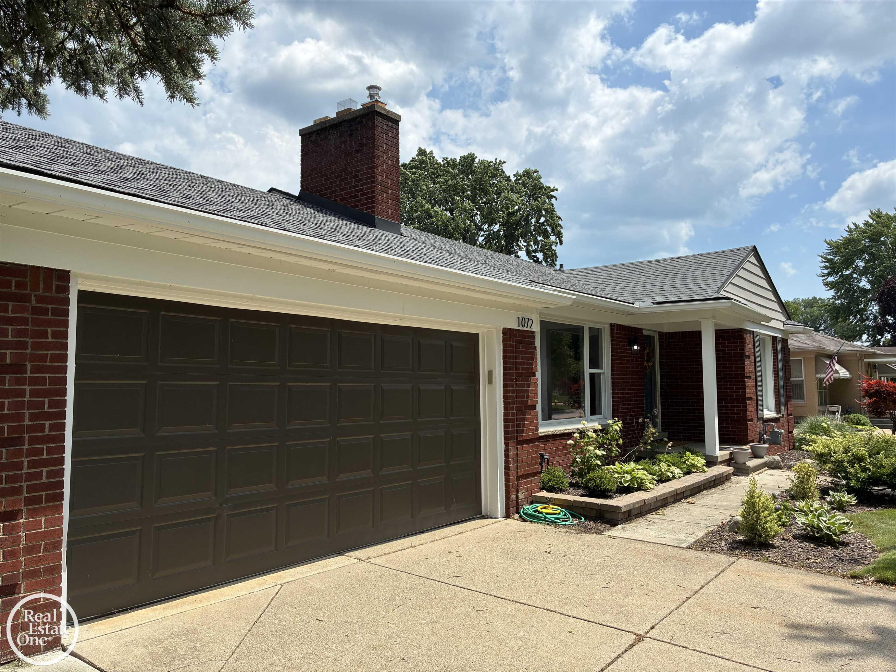 1072 S Brys Drive, Grosse Pointe Woods, MI 48236 — Photo 3