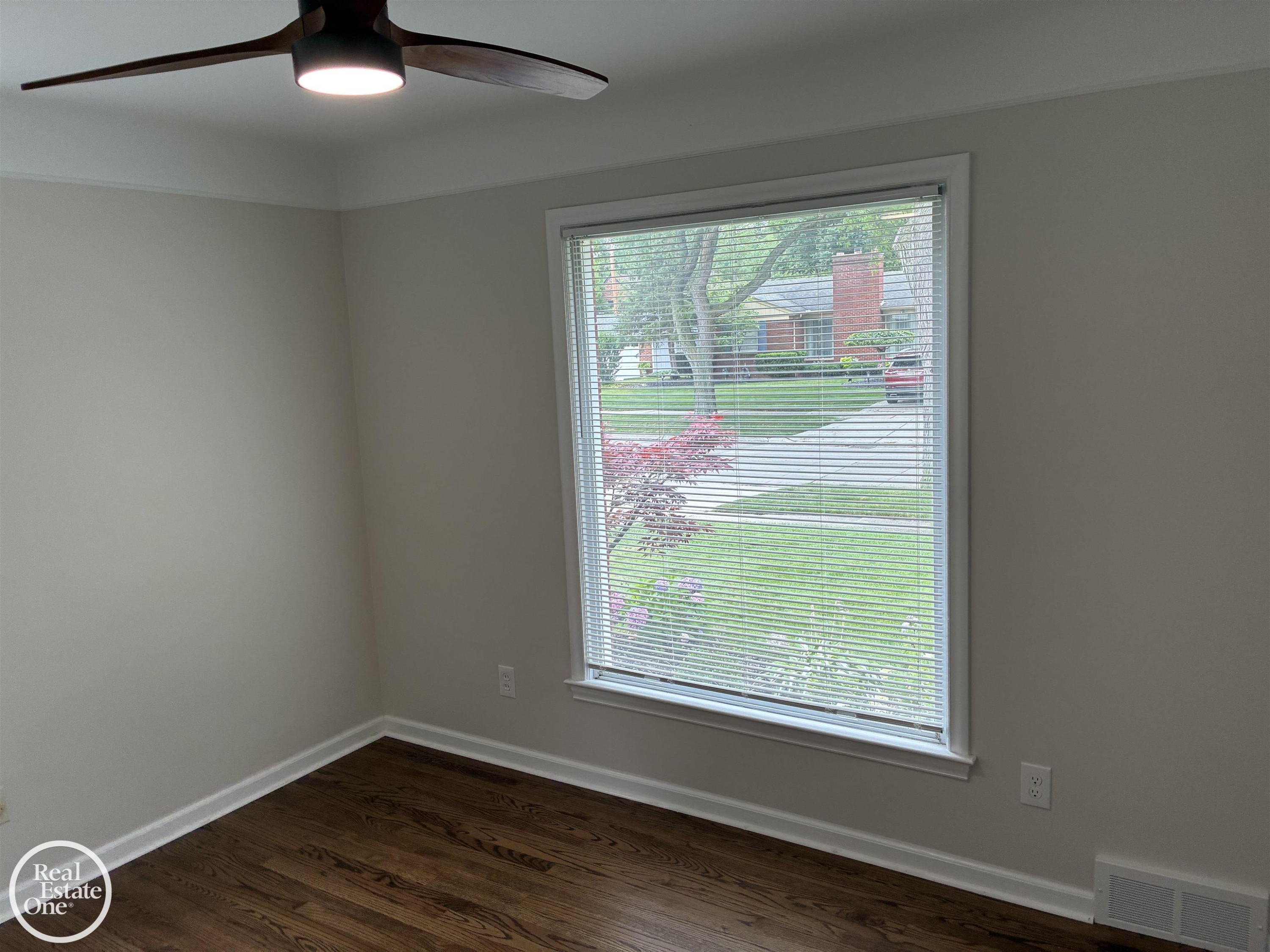 1072 S Brys Drive, Grosse Pointe Woods, MI 48236 — Photo 10