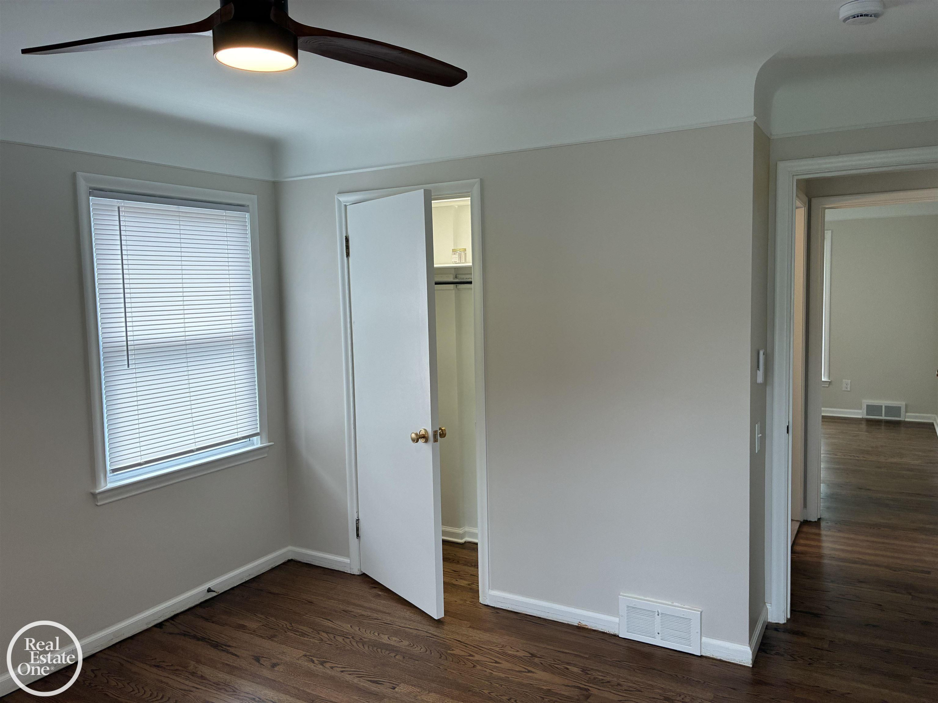 1072 S Brys Drive, Grosse Pointe Woods, MI 48236 — Photo 13