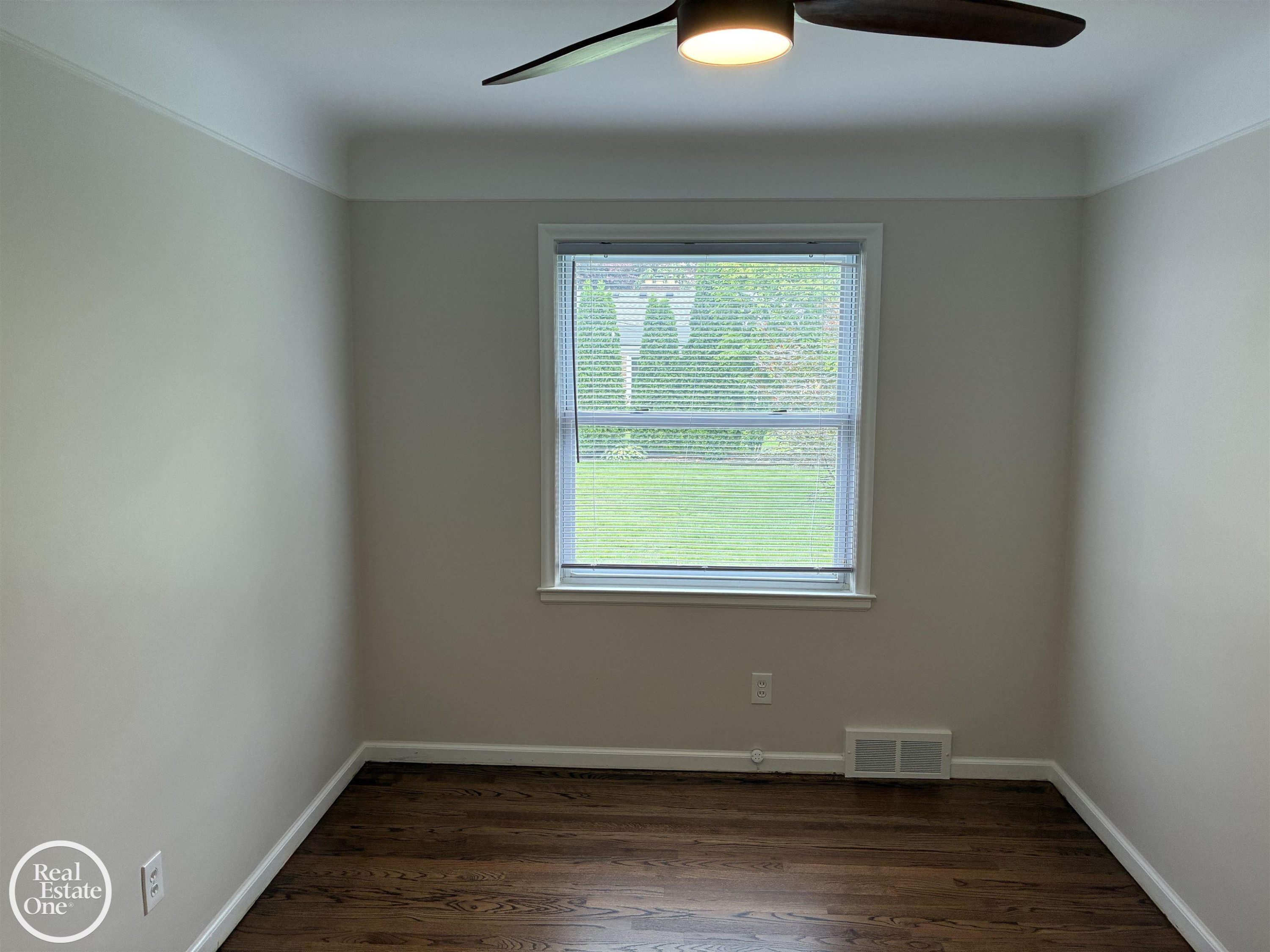 1072 S Brys Drive, Grosse Pointe Woods, MI 48236 — Photo 14