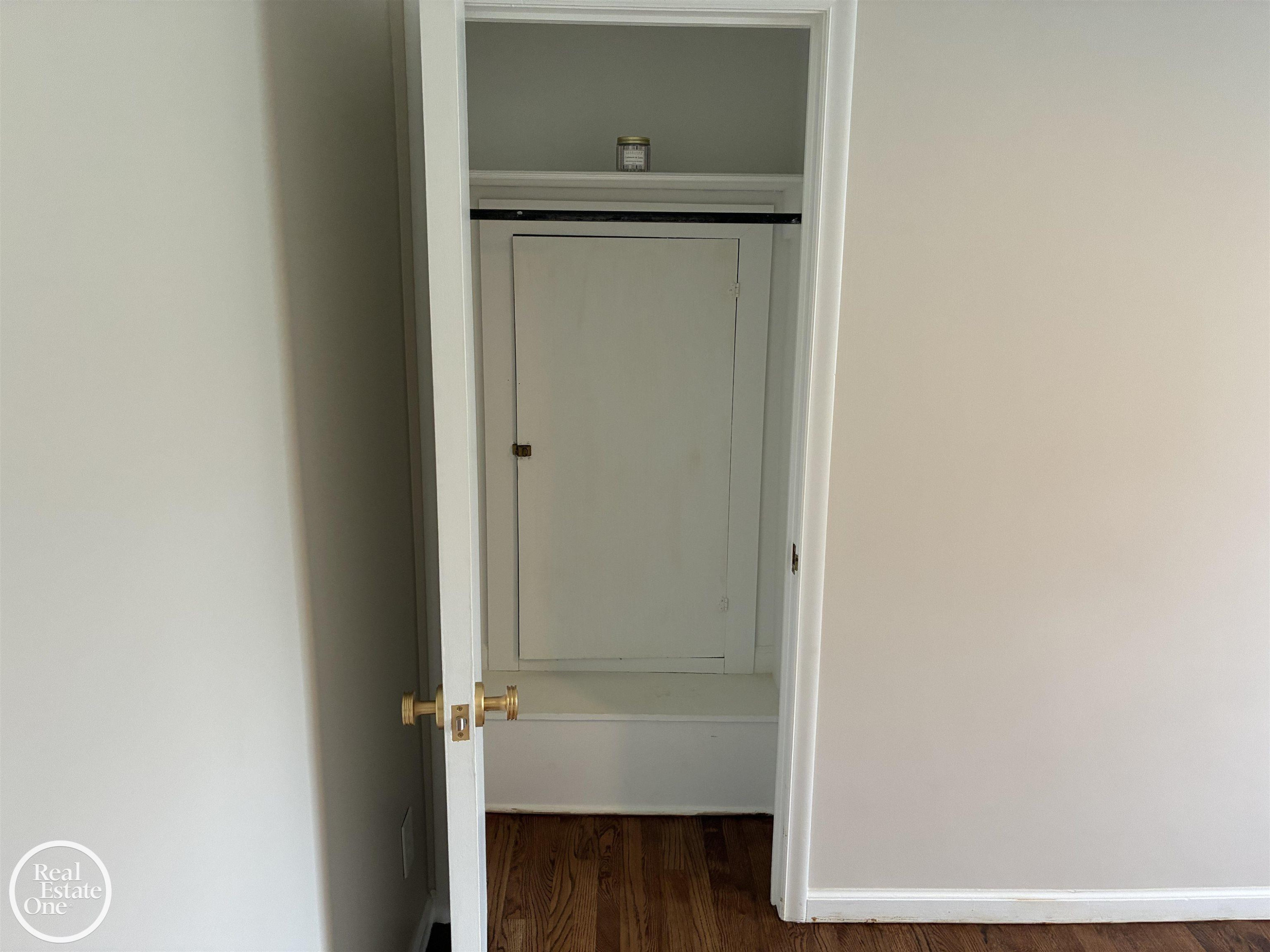 1072 S Brys Drive, Grosse Pointe Woods, MI 48236 — Photo 15