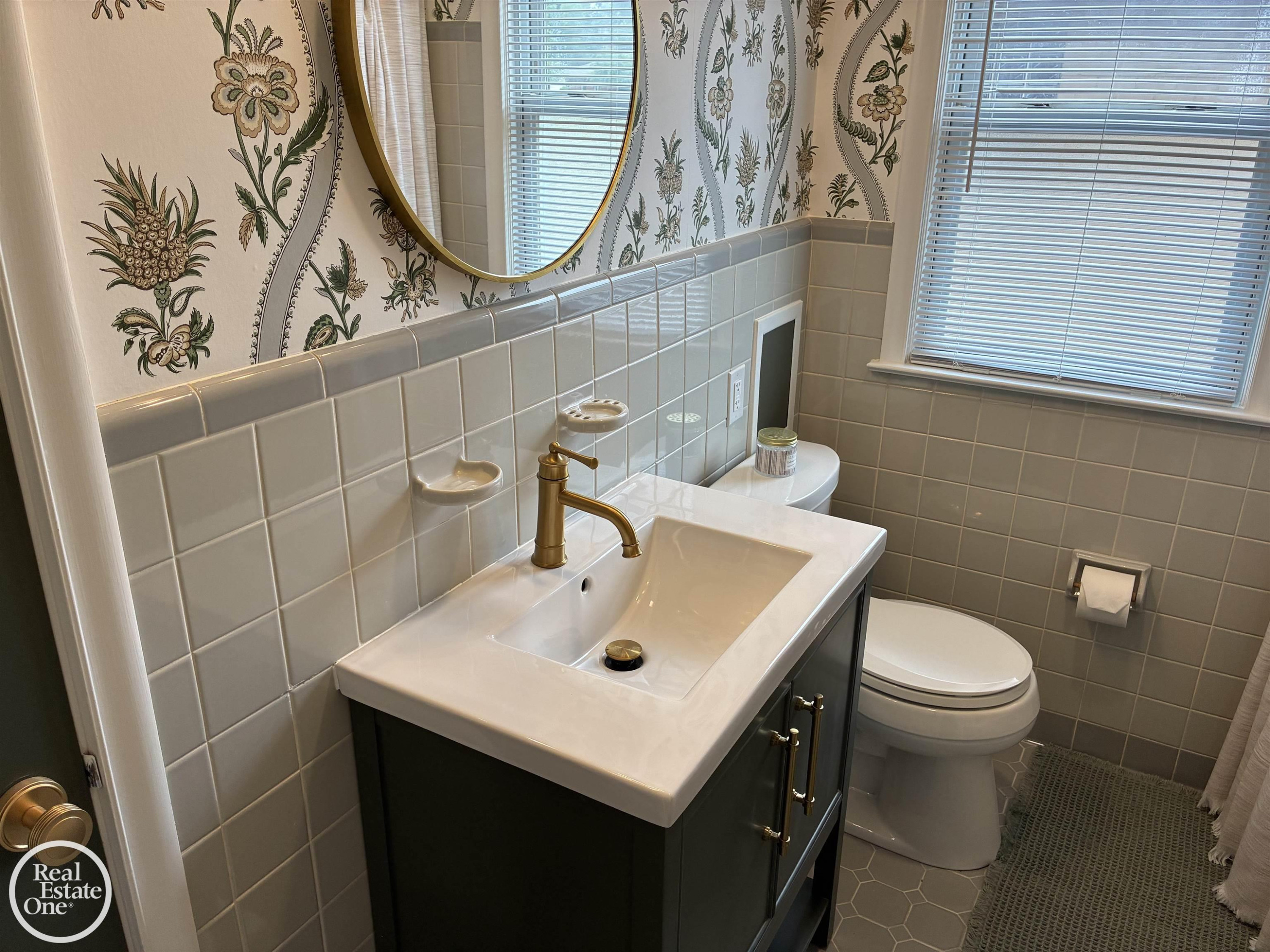 1072 S Brys Drive, Grosse Pointe Woods, MI 48236 — Photo 17