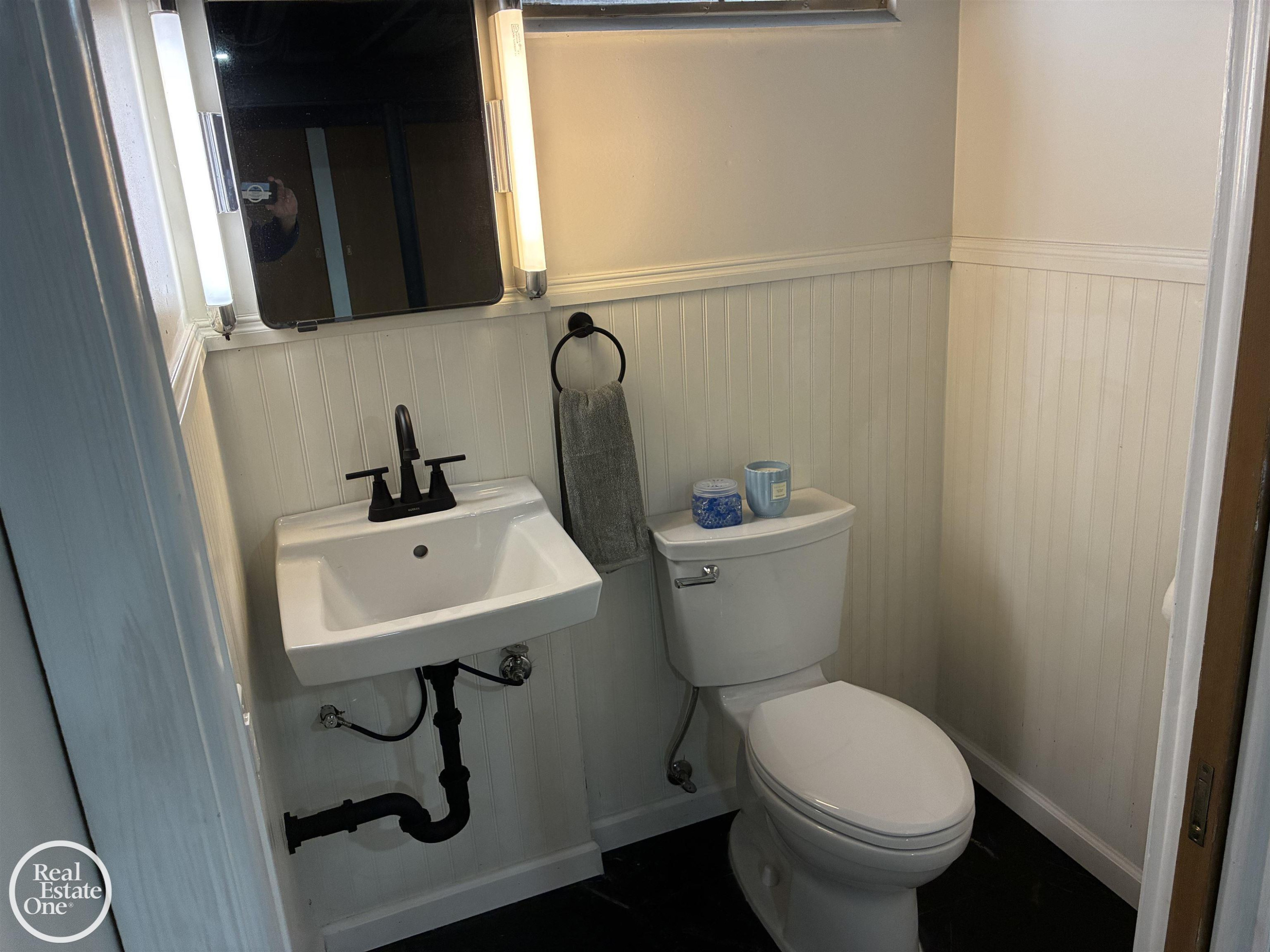 1072 S Brys Drive, Grosse Pointe Woods, MI 48236 — Photo 23