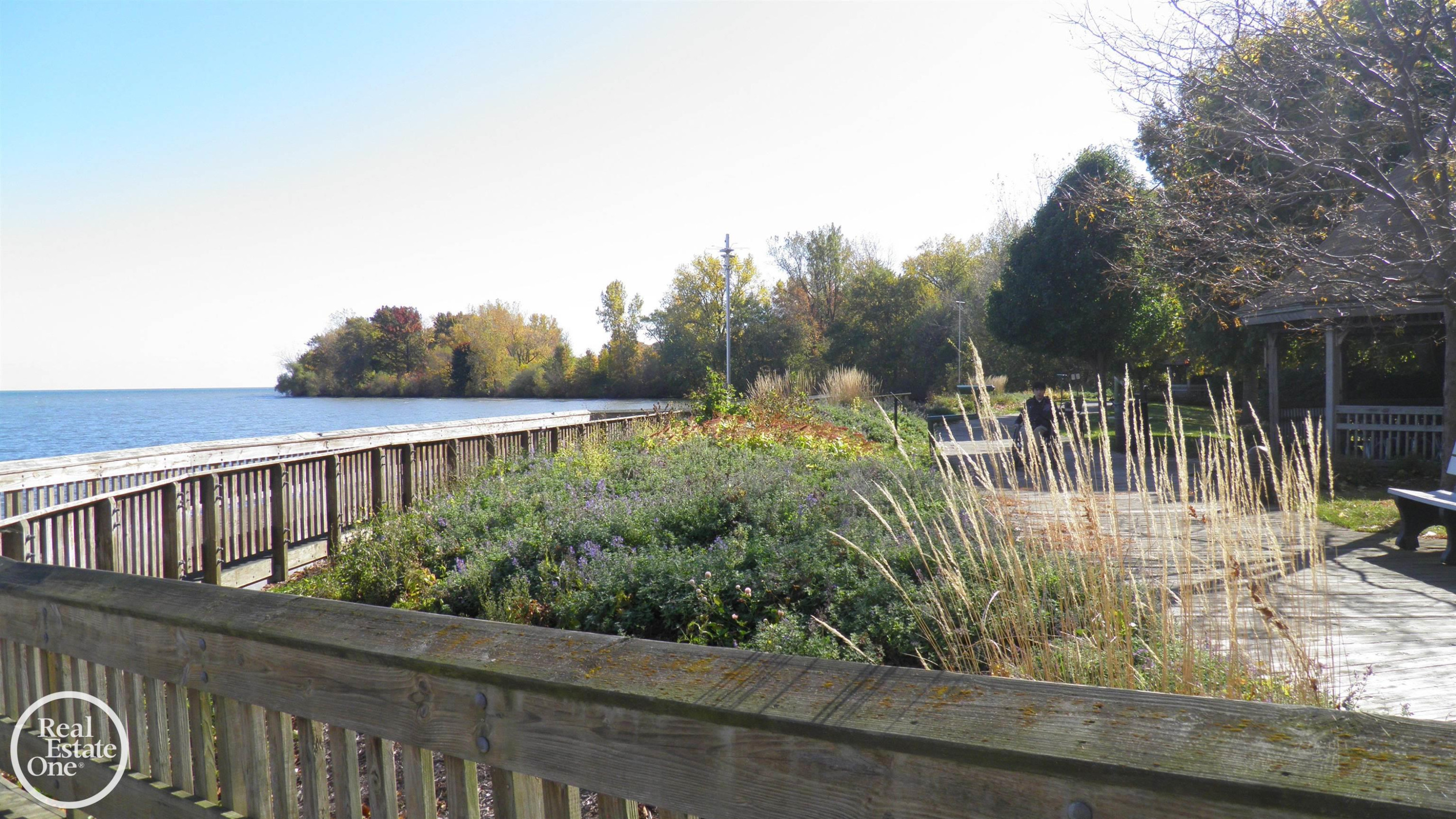 1072 S Brys Drive, Grosse Pointe Woods, MI 48236 — Photo 31