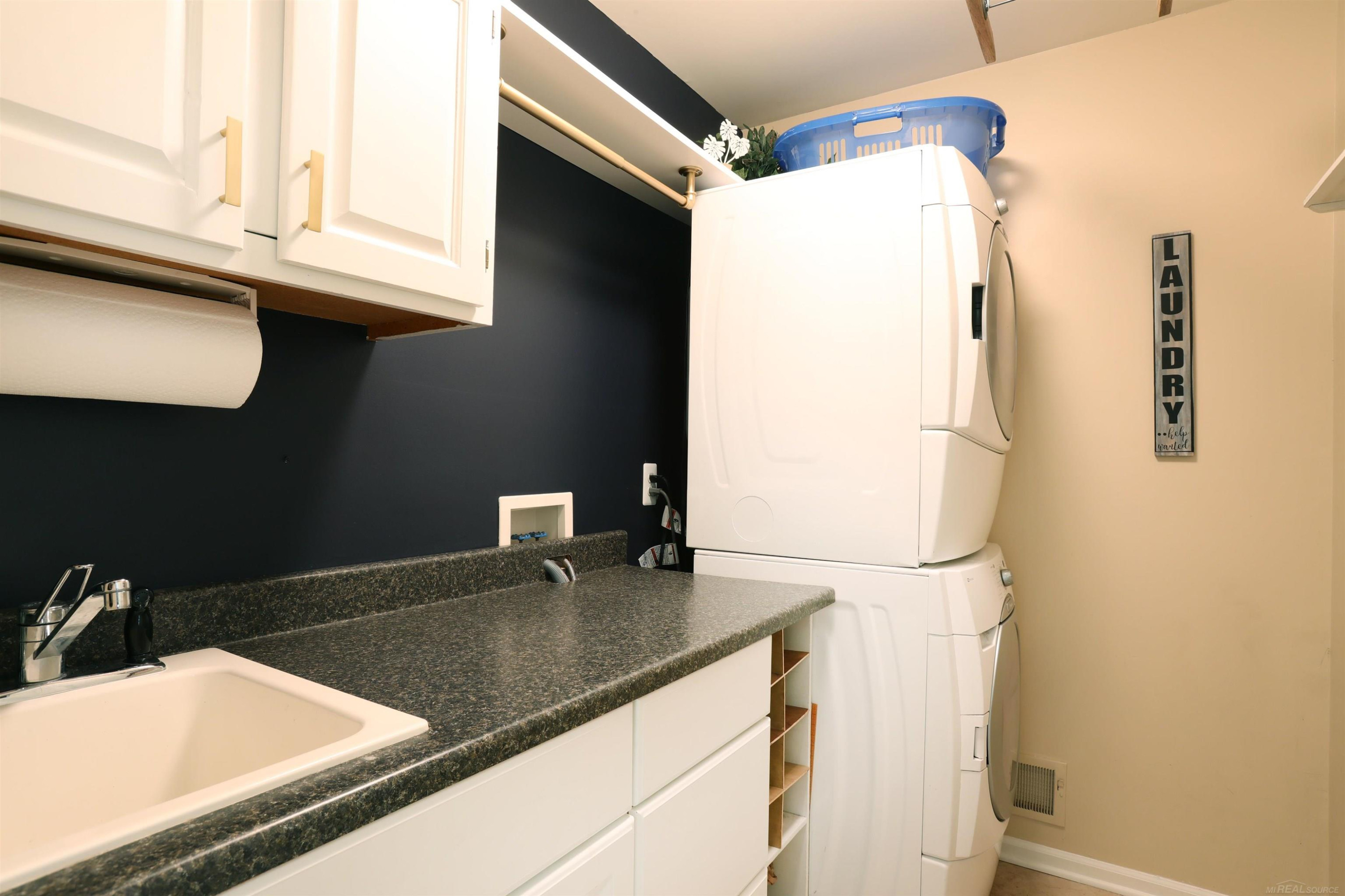 48535 Fairmont Drive, Macomb, MI 48044 — Photo 17