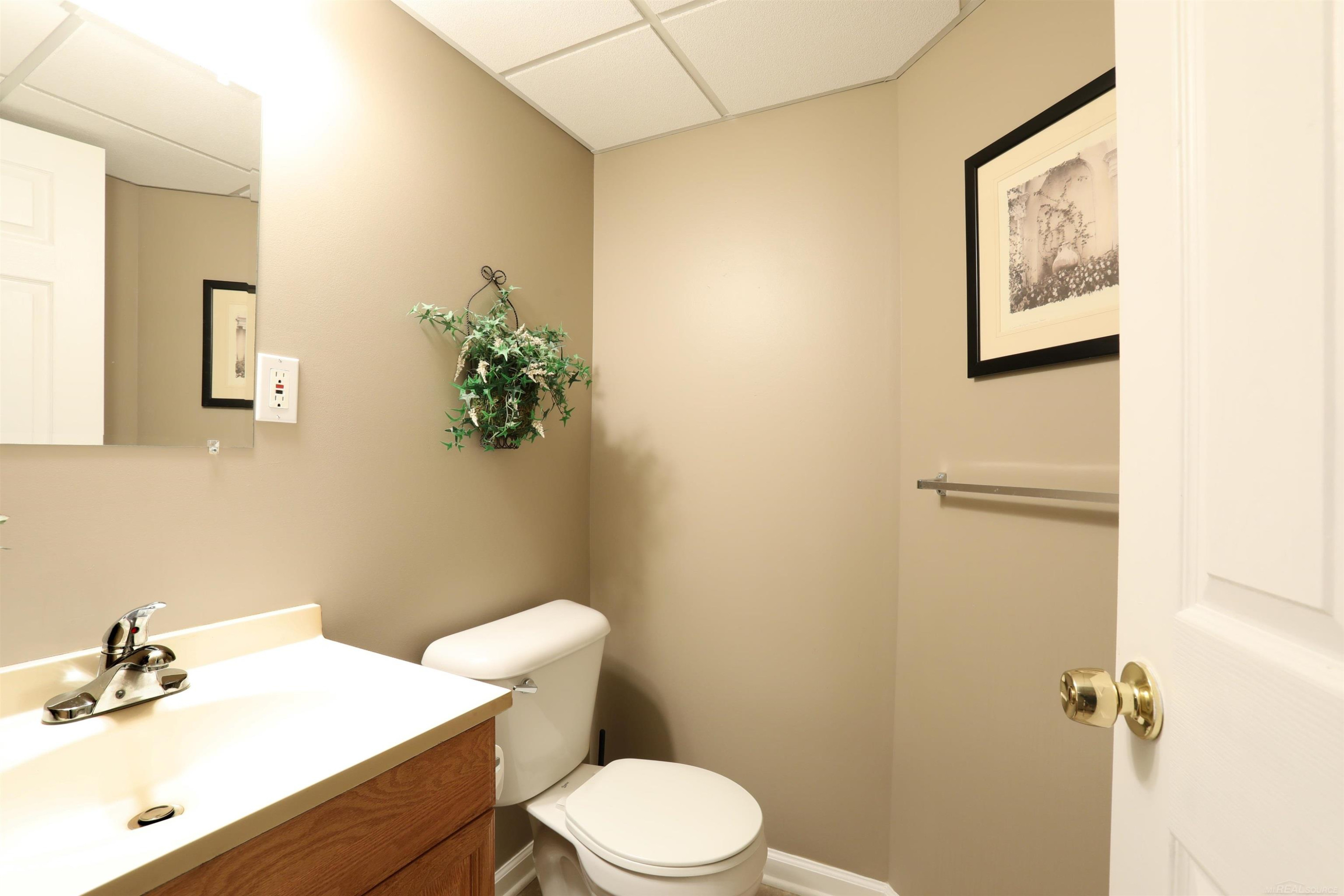 48535 Fairmont Drive, Macomb, MI 48044 — Photo 41