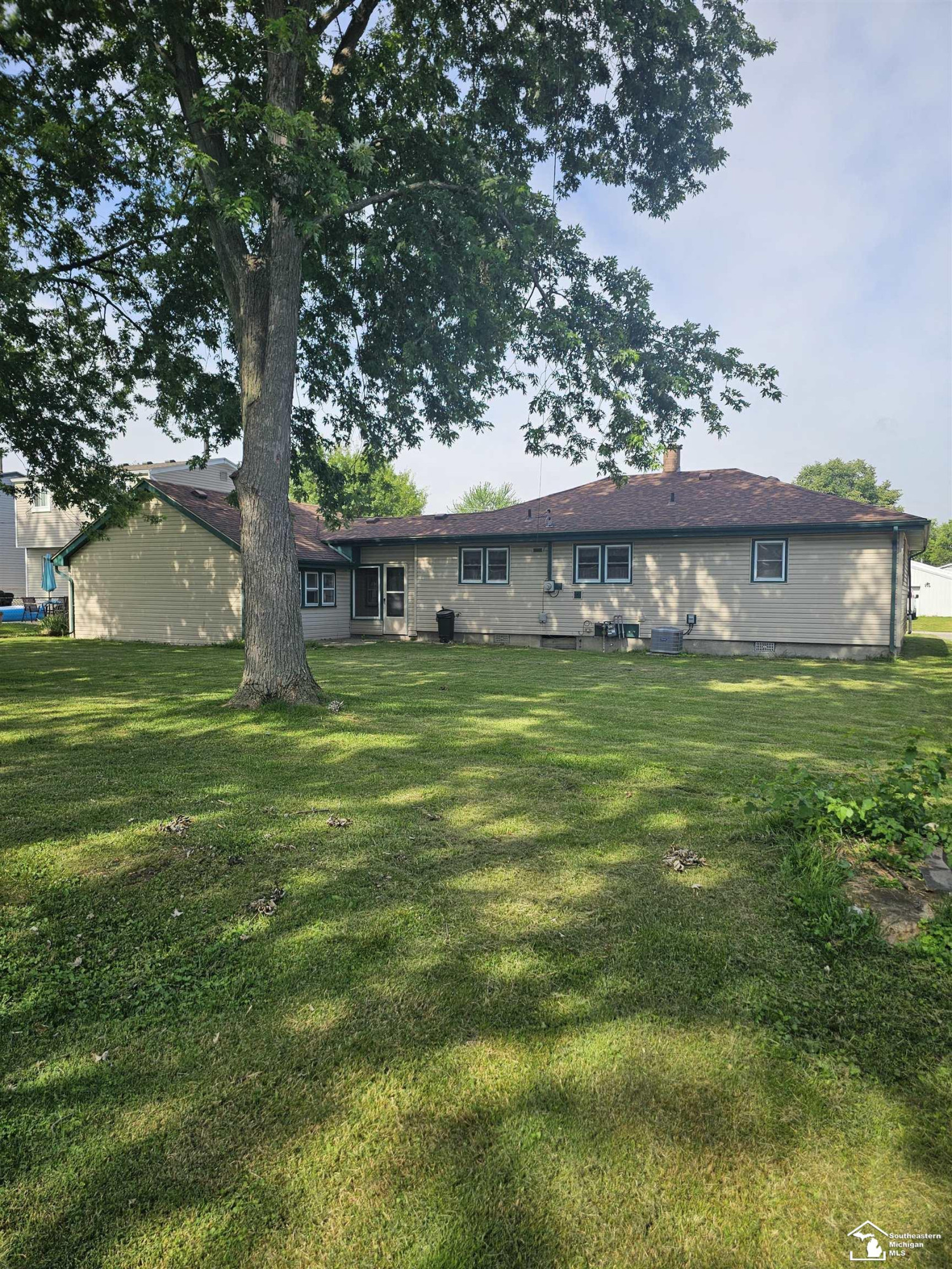 25425 Fairgrove Street, MI 48183 — Photo 8