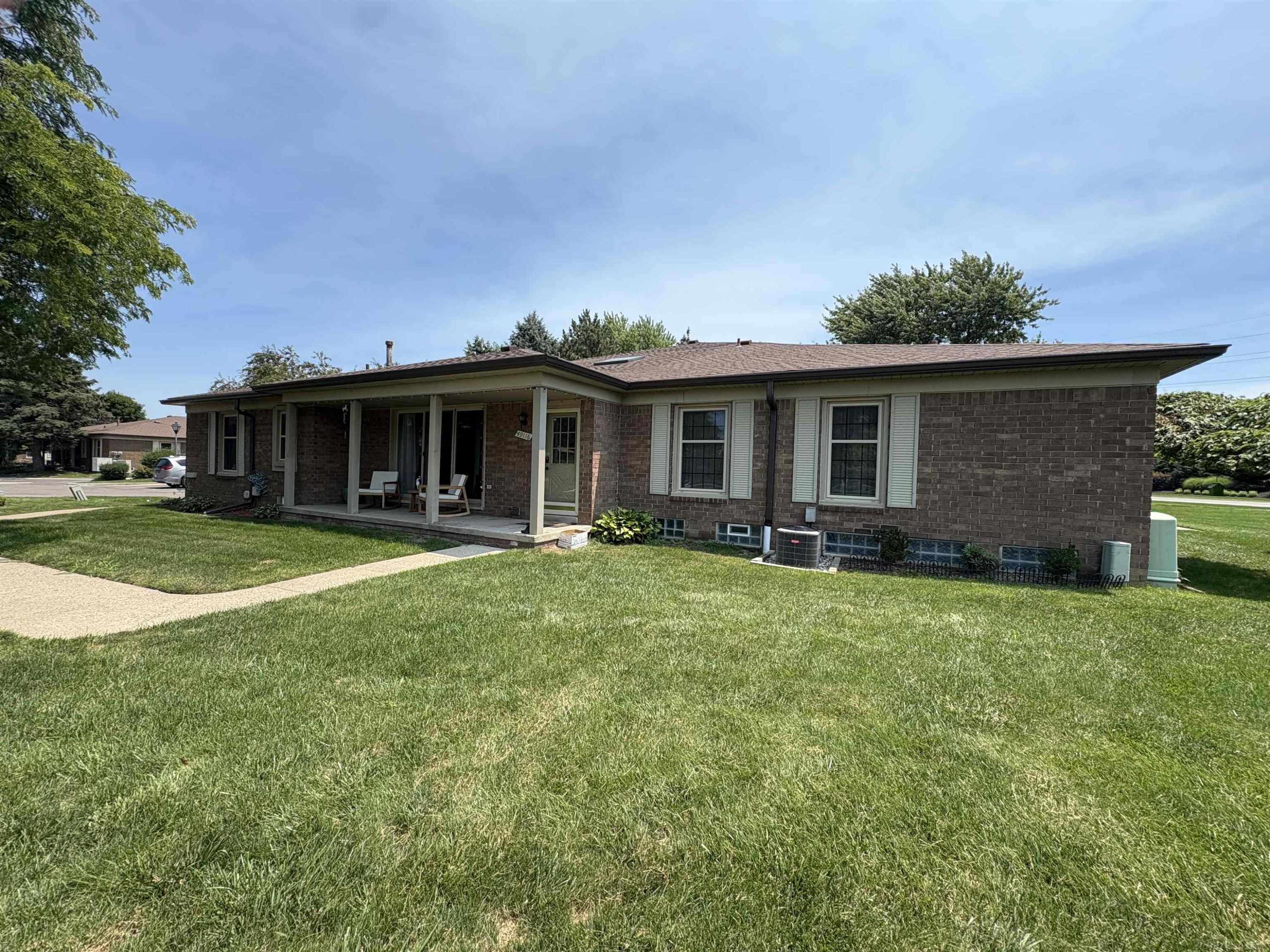 49116 Conway Court, Shelby Twp, MI 48315 — Photo 4
