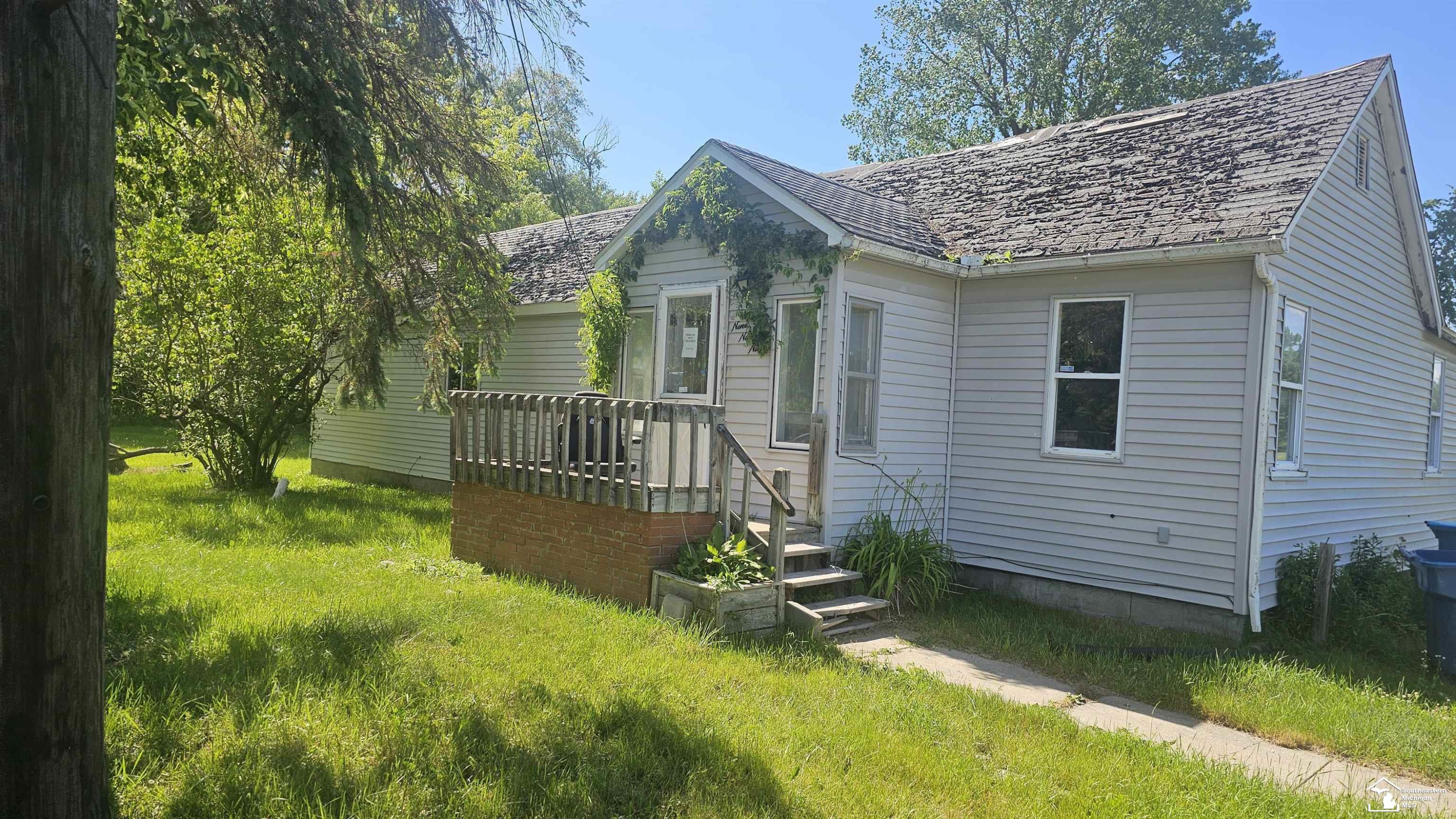 999 N Cass Avenue, Vassar, MI 48768 — front exterior