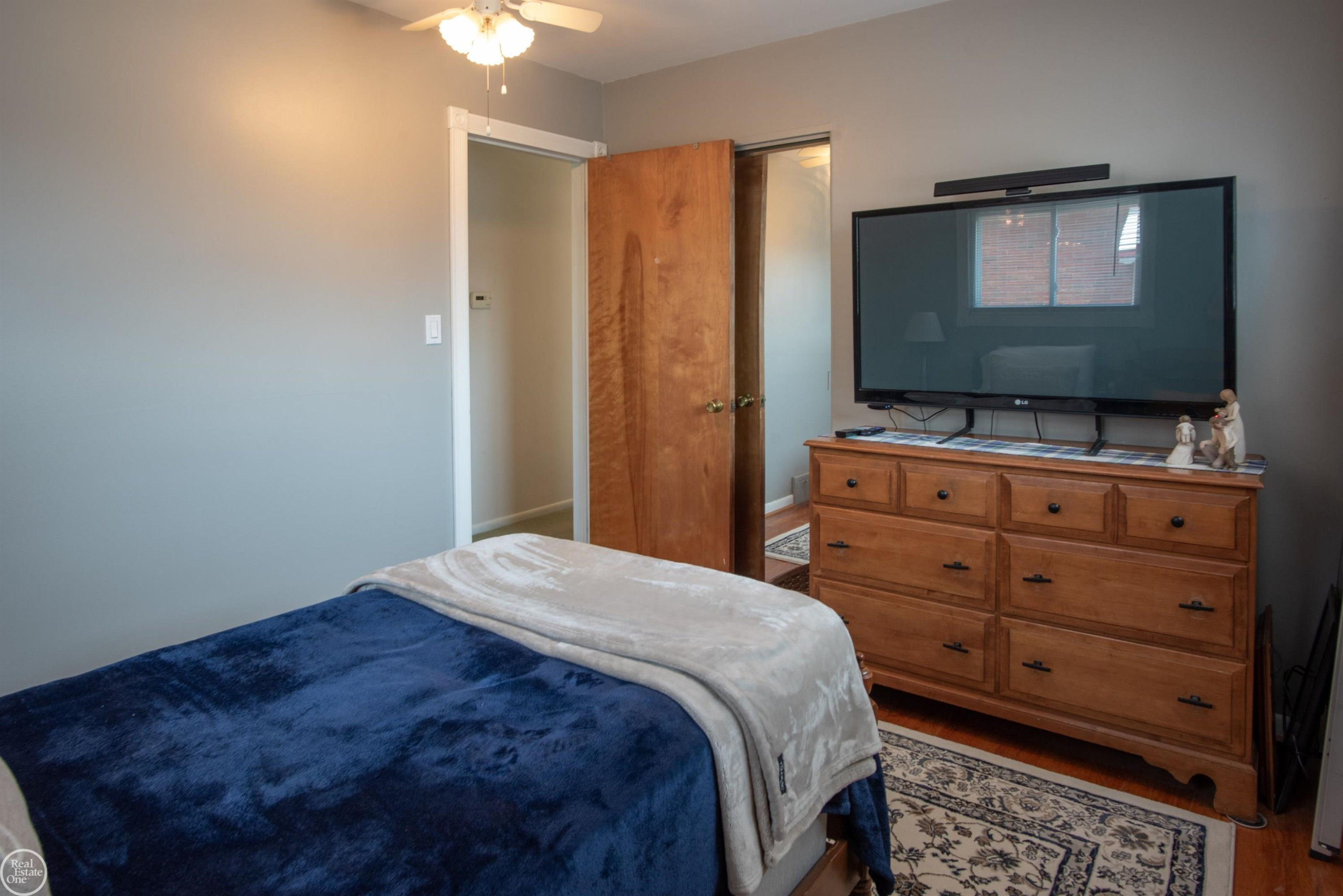 8324 Darlene Street, Warren, MI 48093 — Photo 15