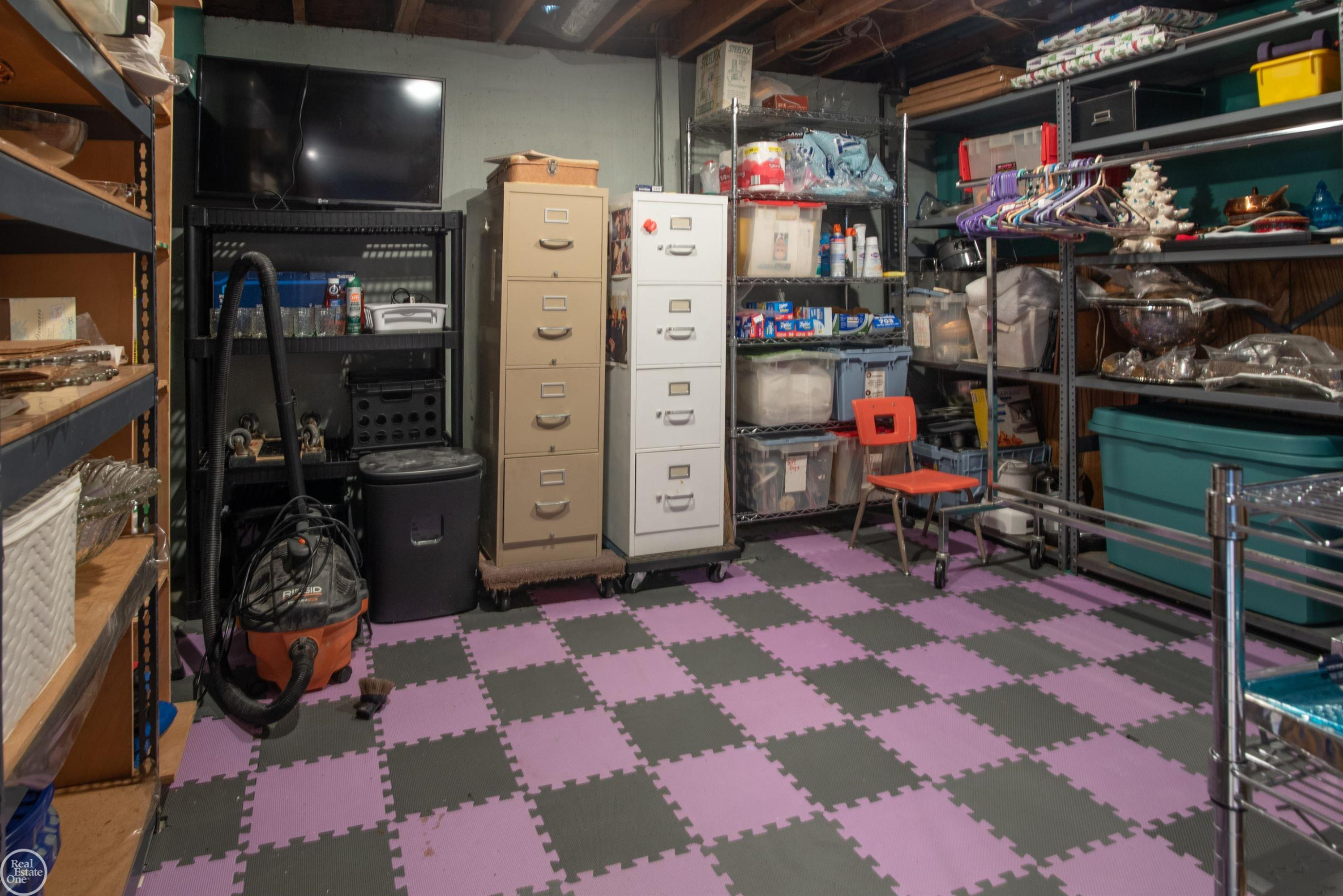 8324 Darlene Street, Warren, MI 48093 — Photo 24