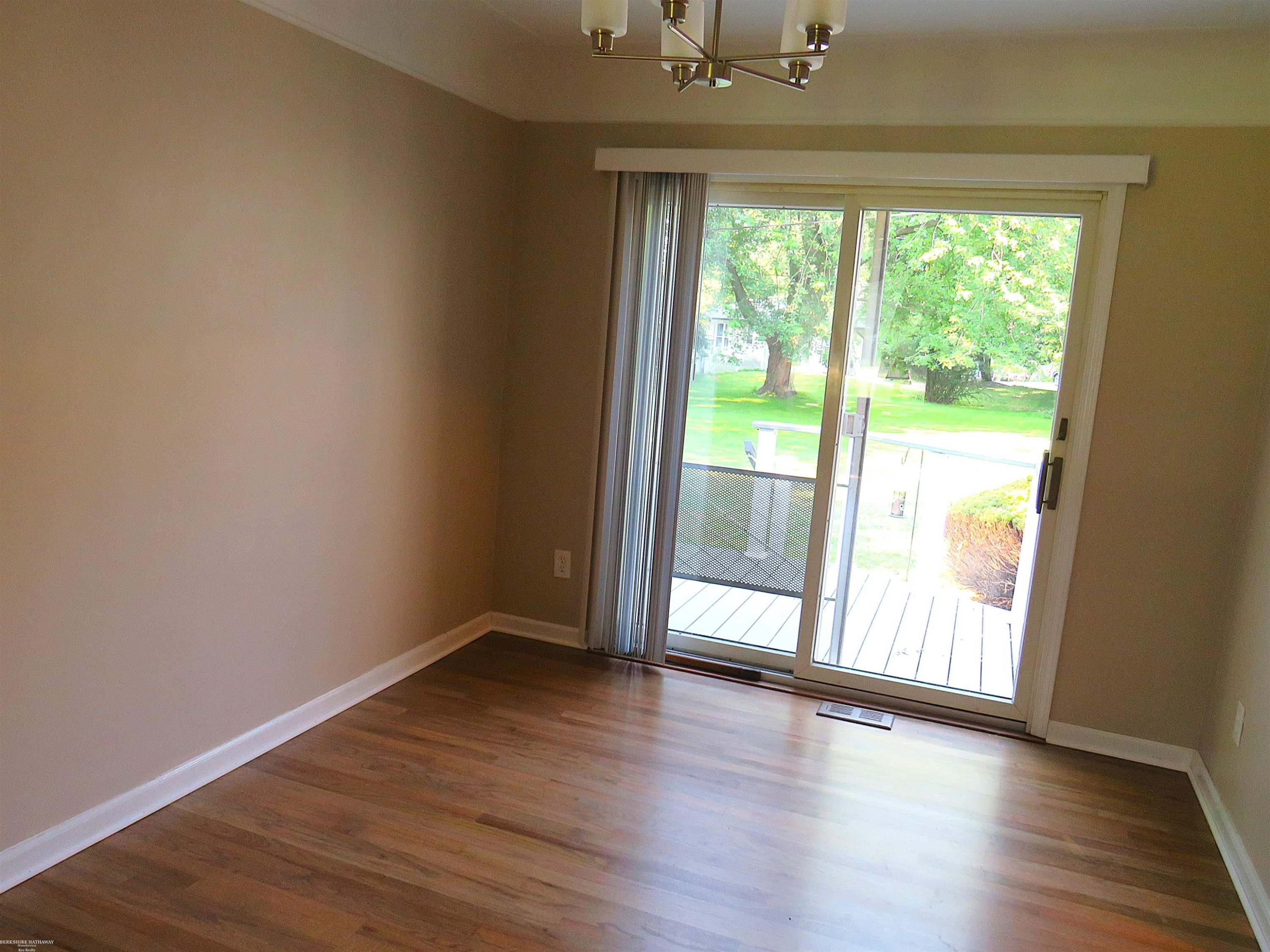 42501 Utica Road, Sterling Heights, MI 48314 — Photo 6
