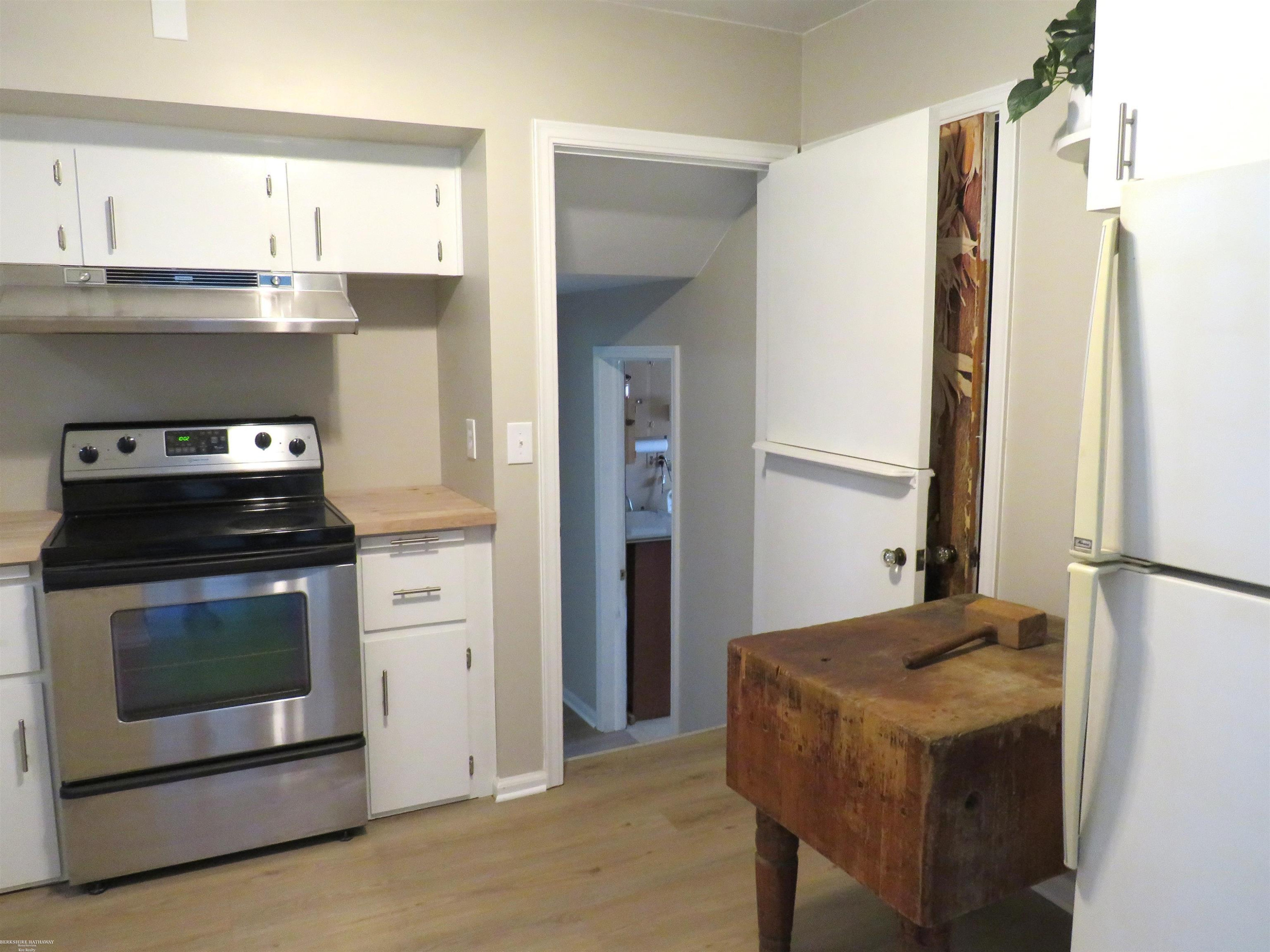 42501 Utica Road, Sterling Heights, MI 48314 — Photo 8