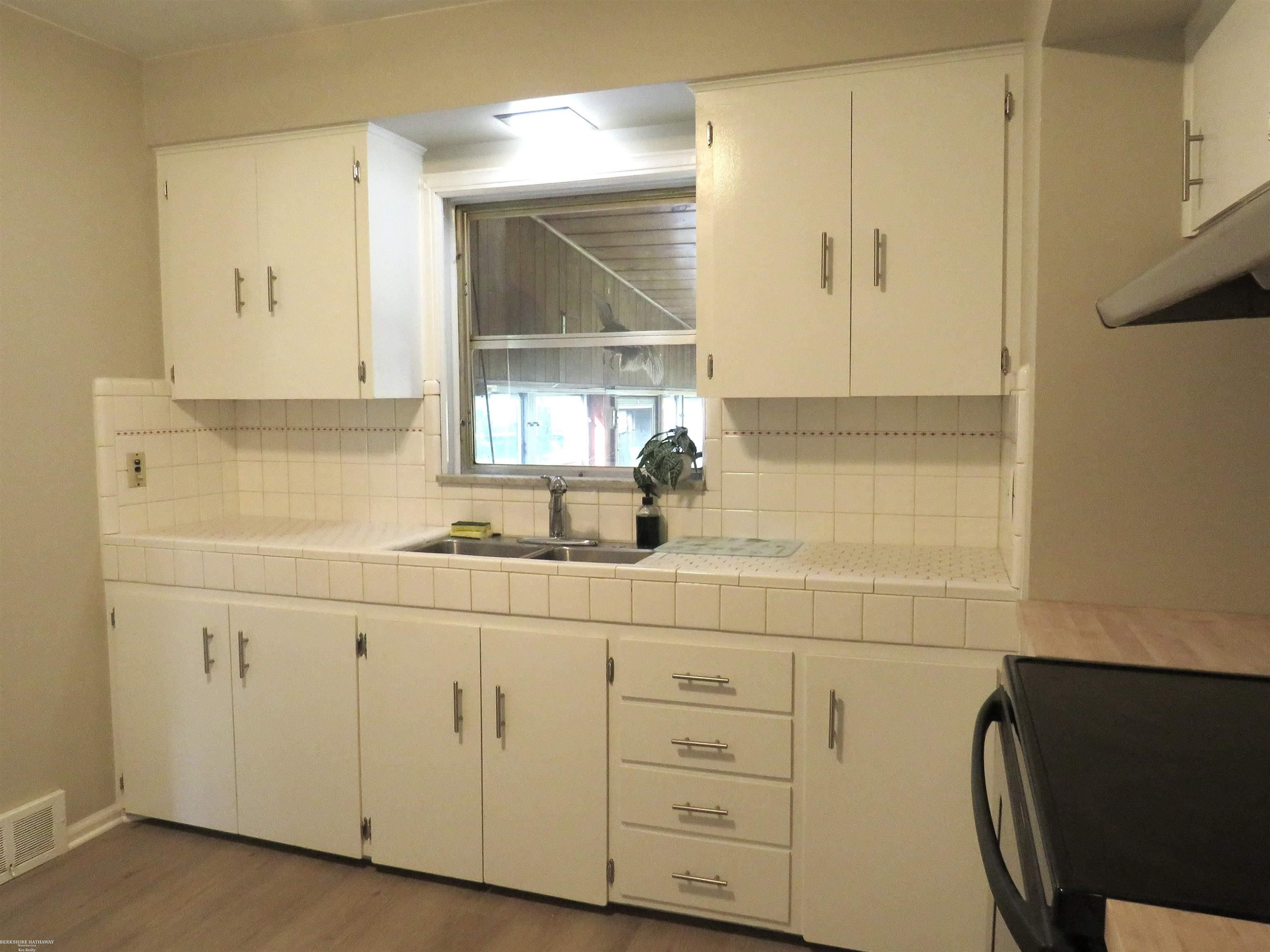 42501 Utica Road, Sterling Heights, MI 48314 — Photo 9