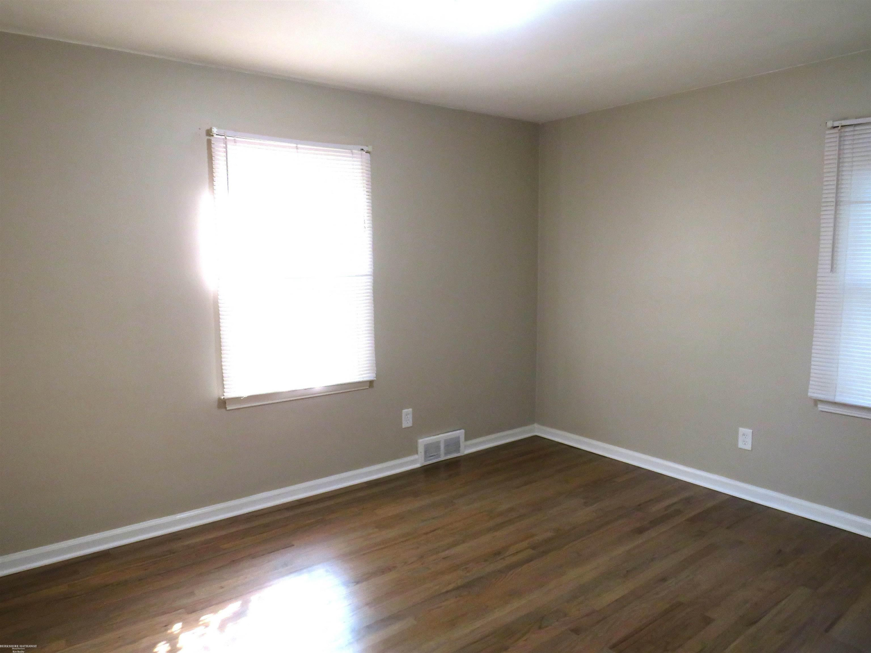 42501 Utica Road, Sterling Heights, MI 48314 — Photo 10