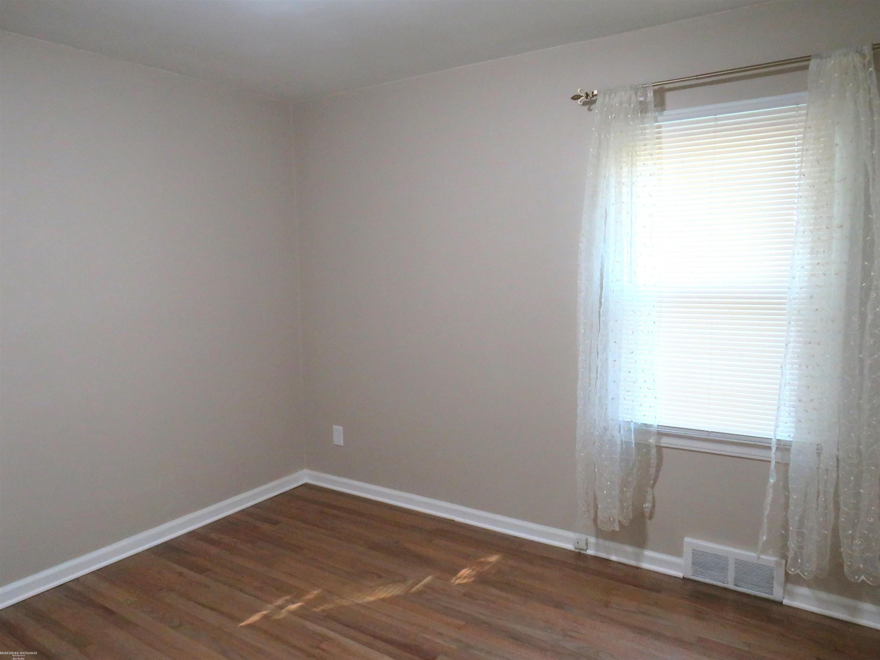 42501 Utica Road, Sterling Heights, MI 48314 — Photo 11