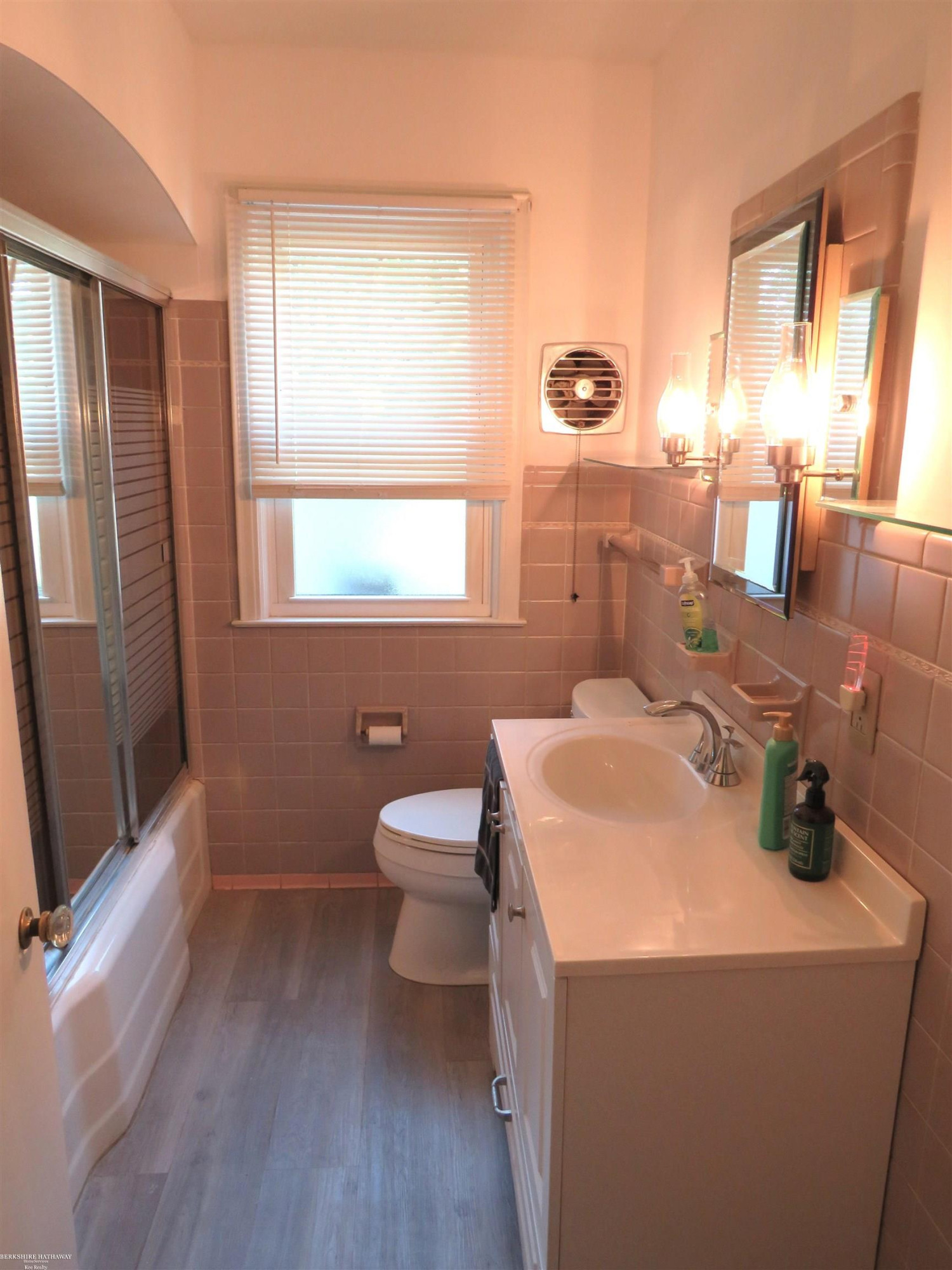 42501 Utica Road, Sterling Heights, MI 48314 — Photo 12