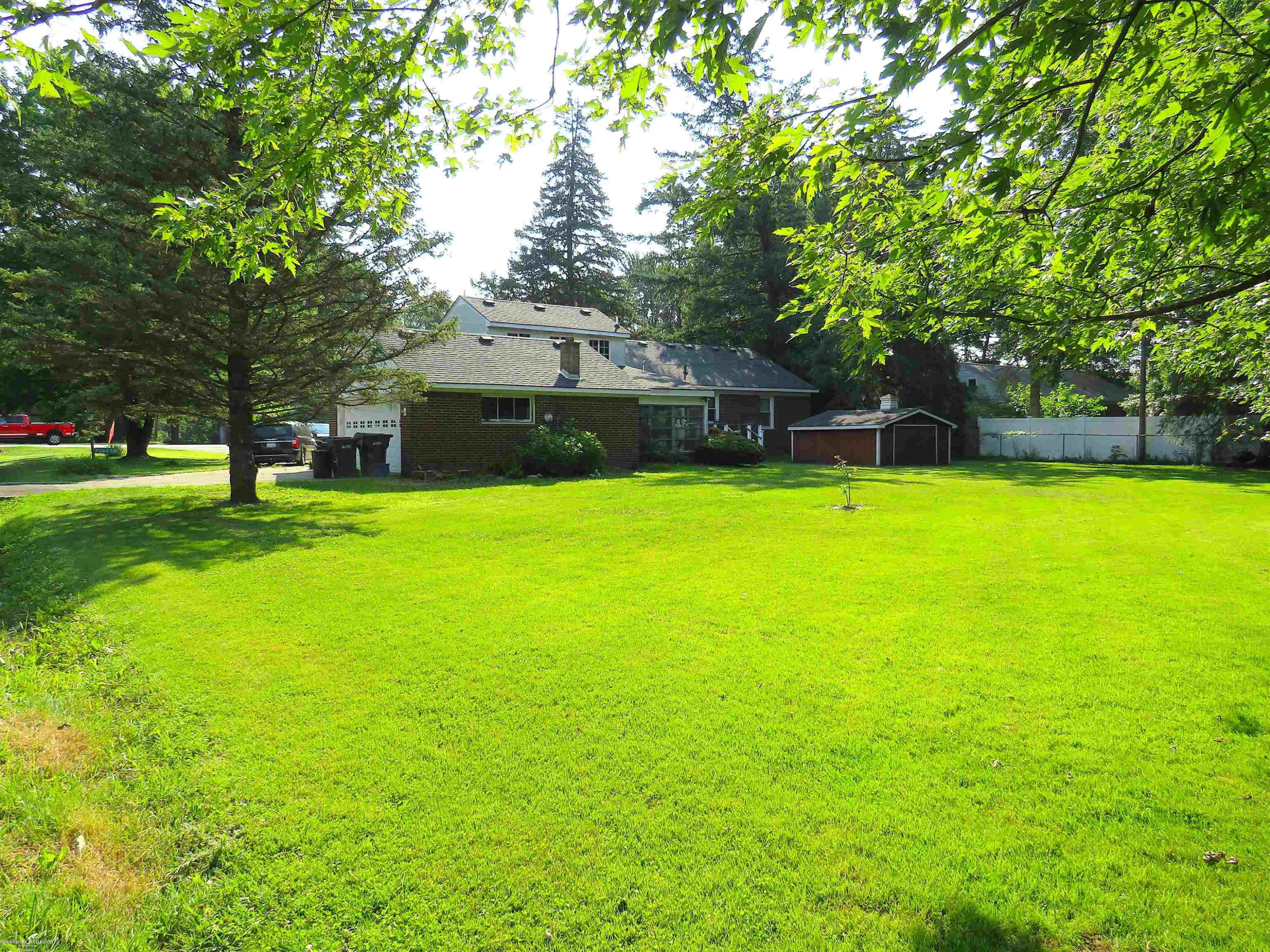 42501 Utica Road, Sterling Heights, MI 48314 — Photo 16