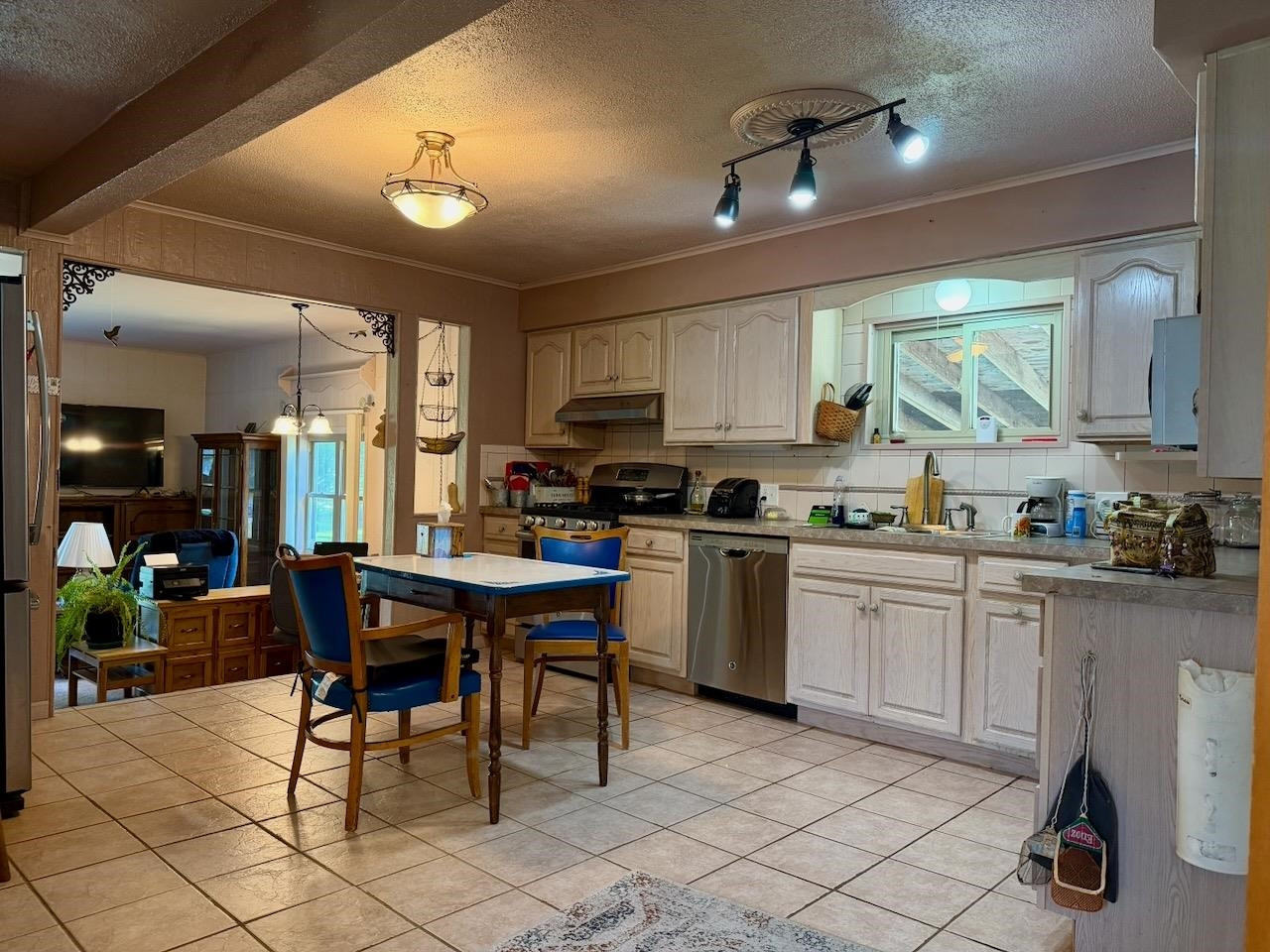 623 N Line Street, Chesaning, MI 48616 — Photo 15
