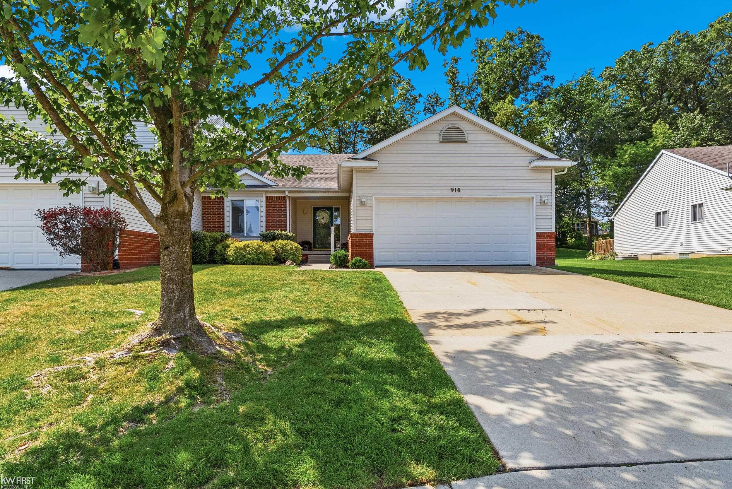 916 Spirea Drive, Howell, MI 48843 — Photo 2