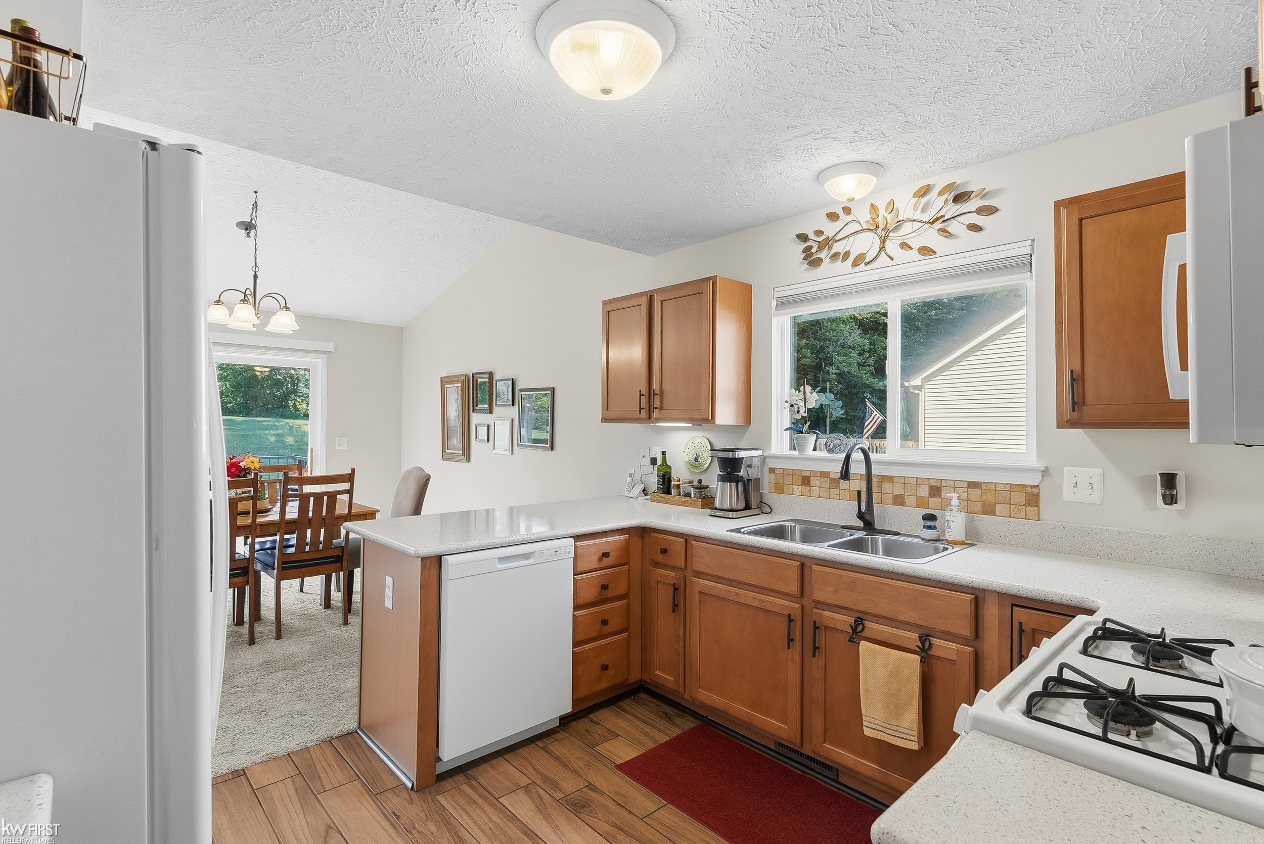 916 Spirea Drive, Howell, MI 48843 — Photo 5