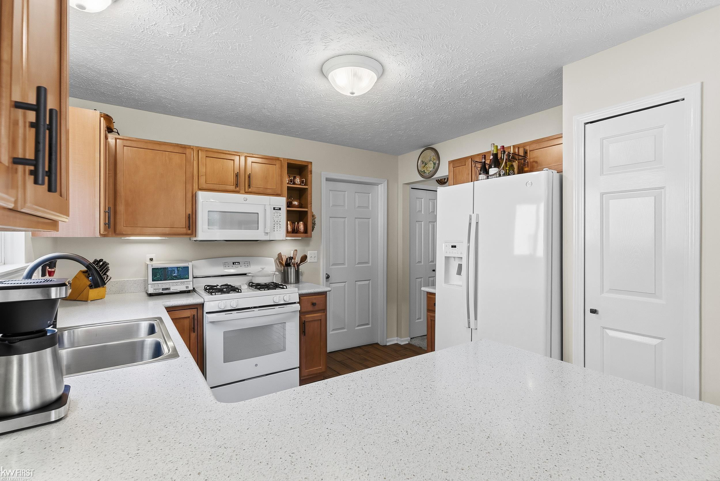 916 Spirea Drive, Howell, MI 48843 — Photo 6