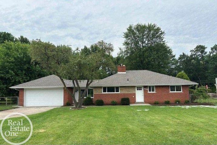 22990 S Nunneley Road, Clinton Twp, MI 48035