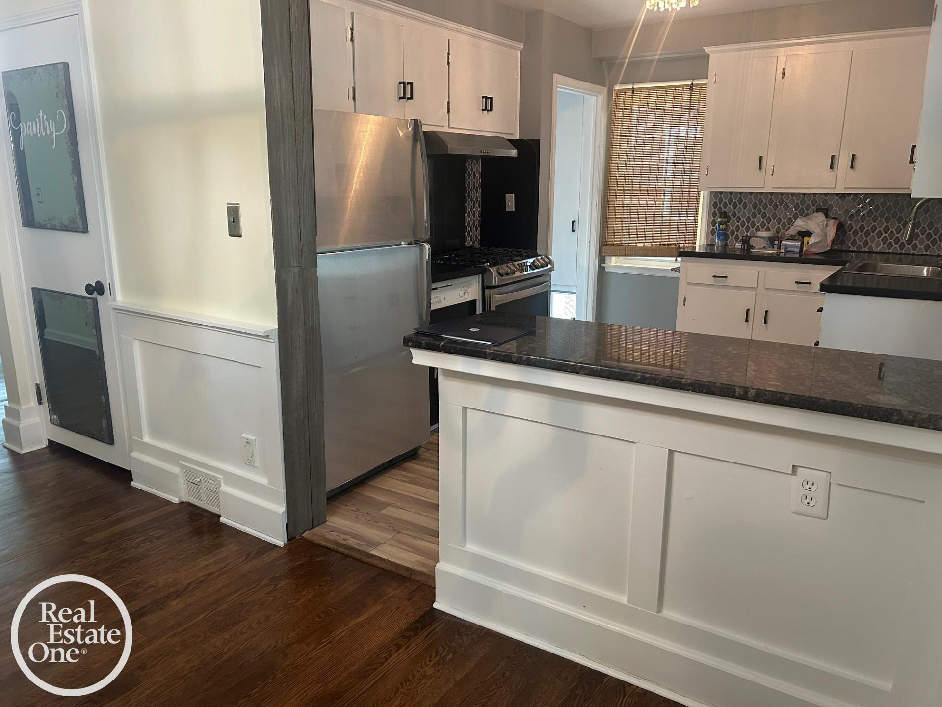463 Bournemouth Circle, Grosse Pointe Farms, MI 48236 — Photo 9