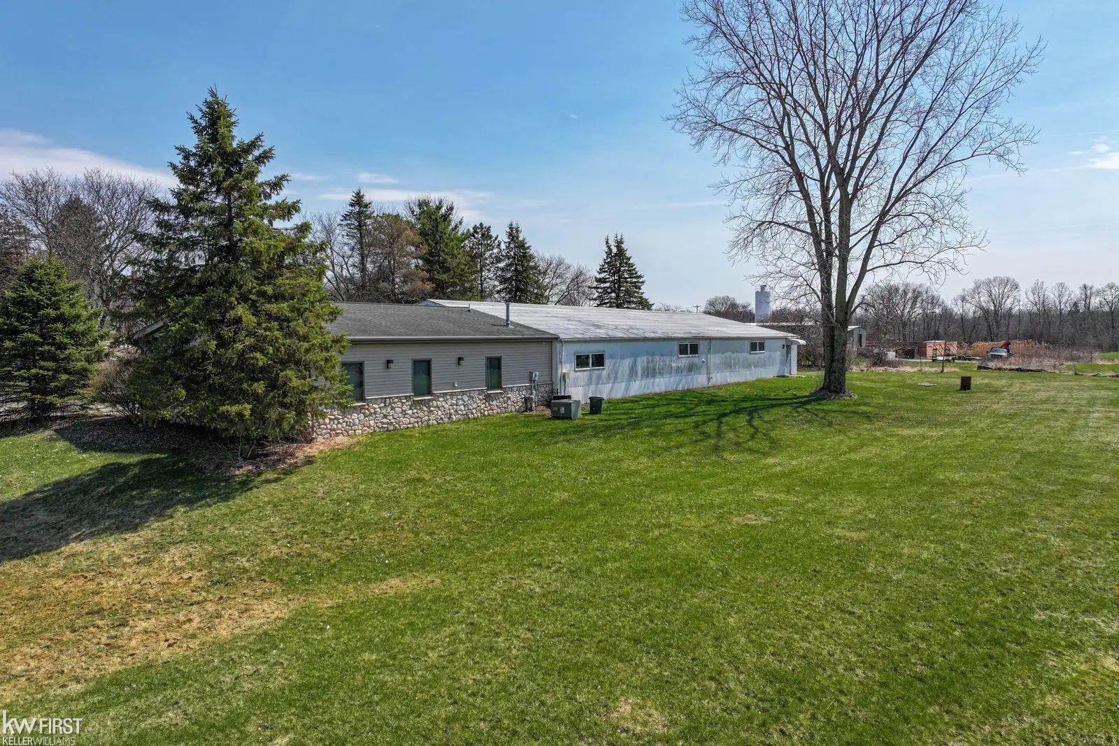 10460 N Holly Road, MI 48442 — Photo 4
