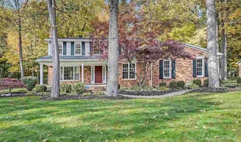 53641 Sherwood Lane, Utica, MI 48315 — front exterior