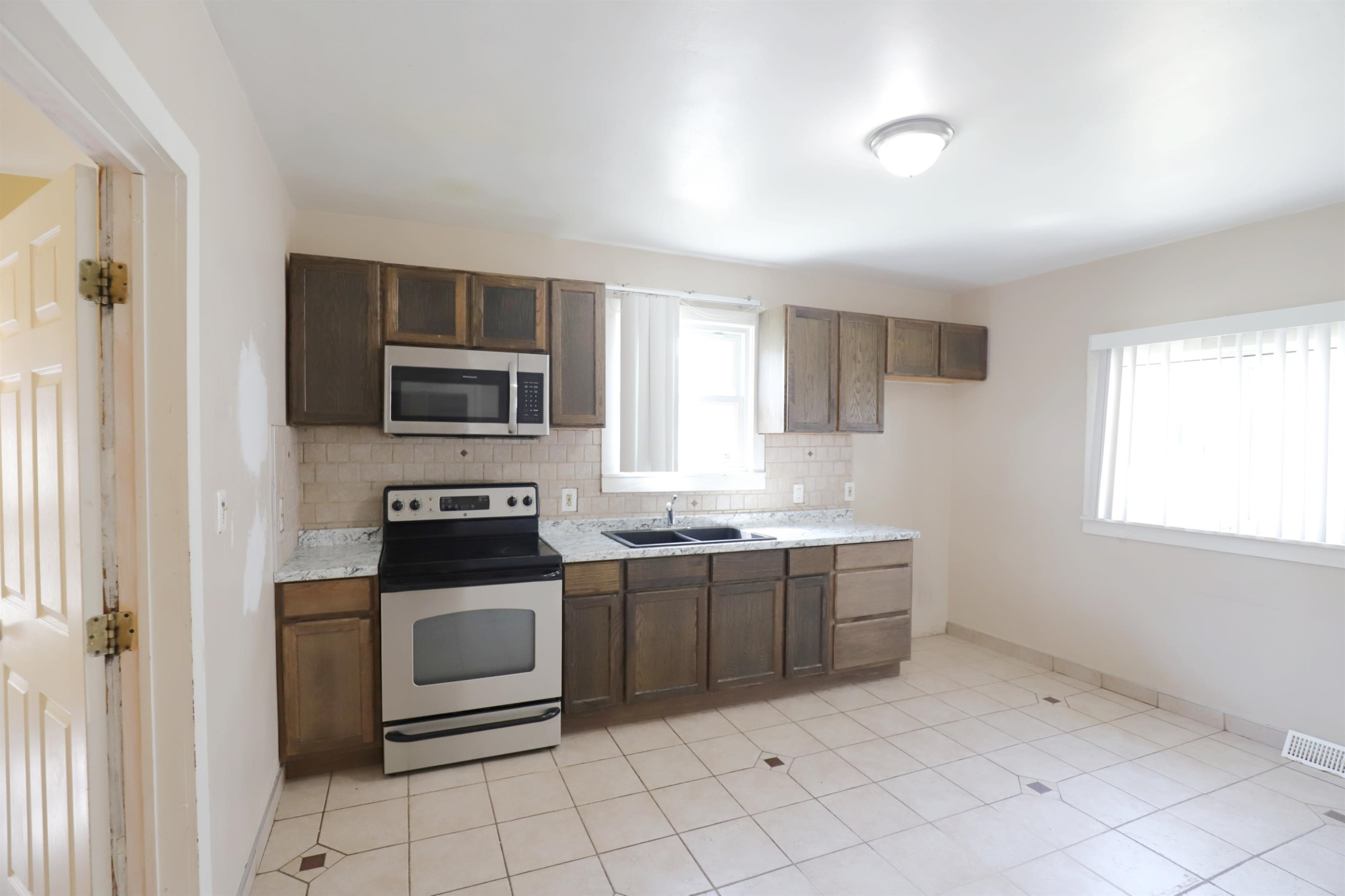 822 E 8th Street, Flint, MI 48503 — Photo 12