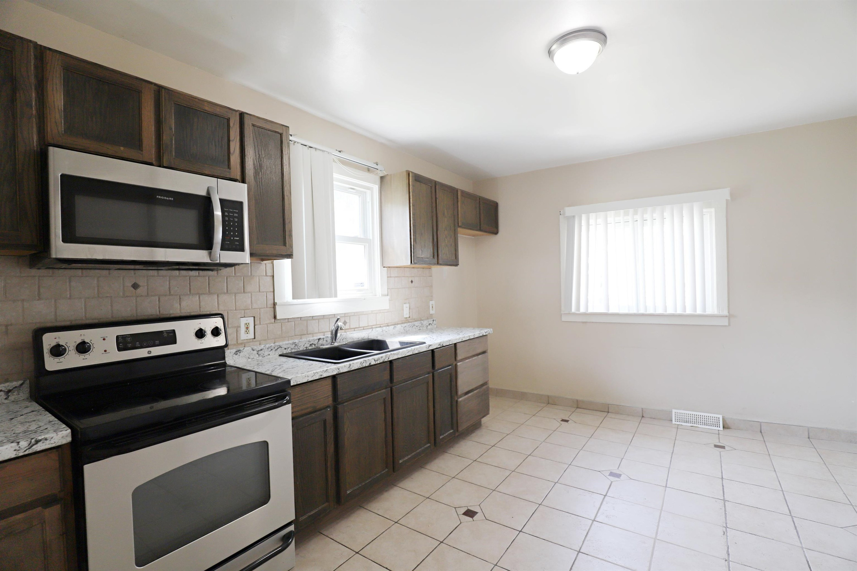 822 E 8th Street, Flint, MI 48503 — Photo 14