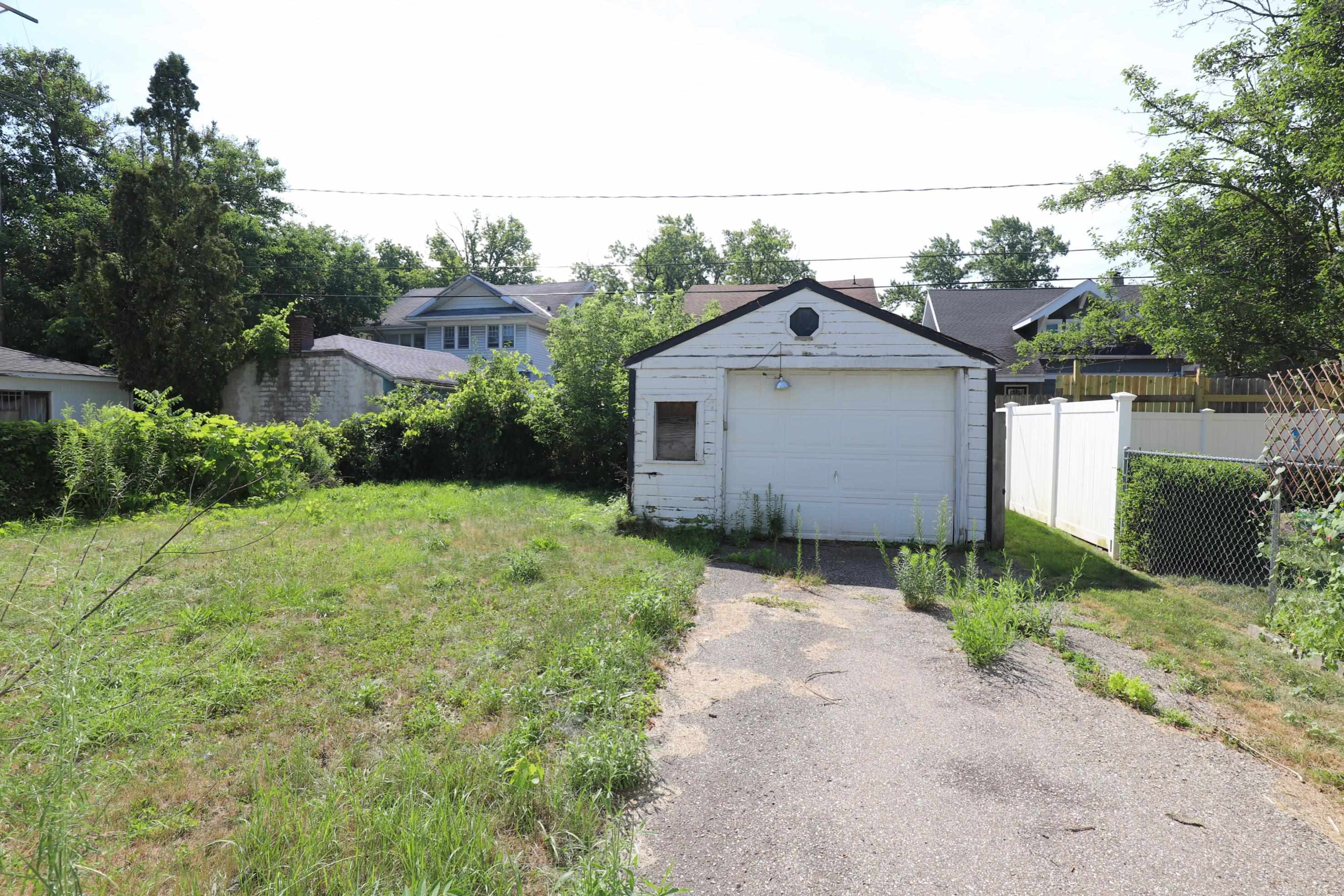 822 E 8th Street, Flint, MI 48503 — Photo 23