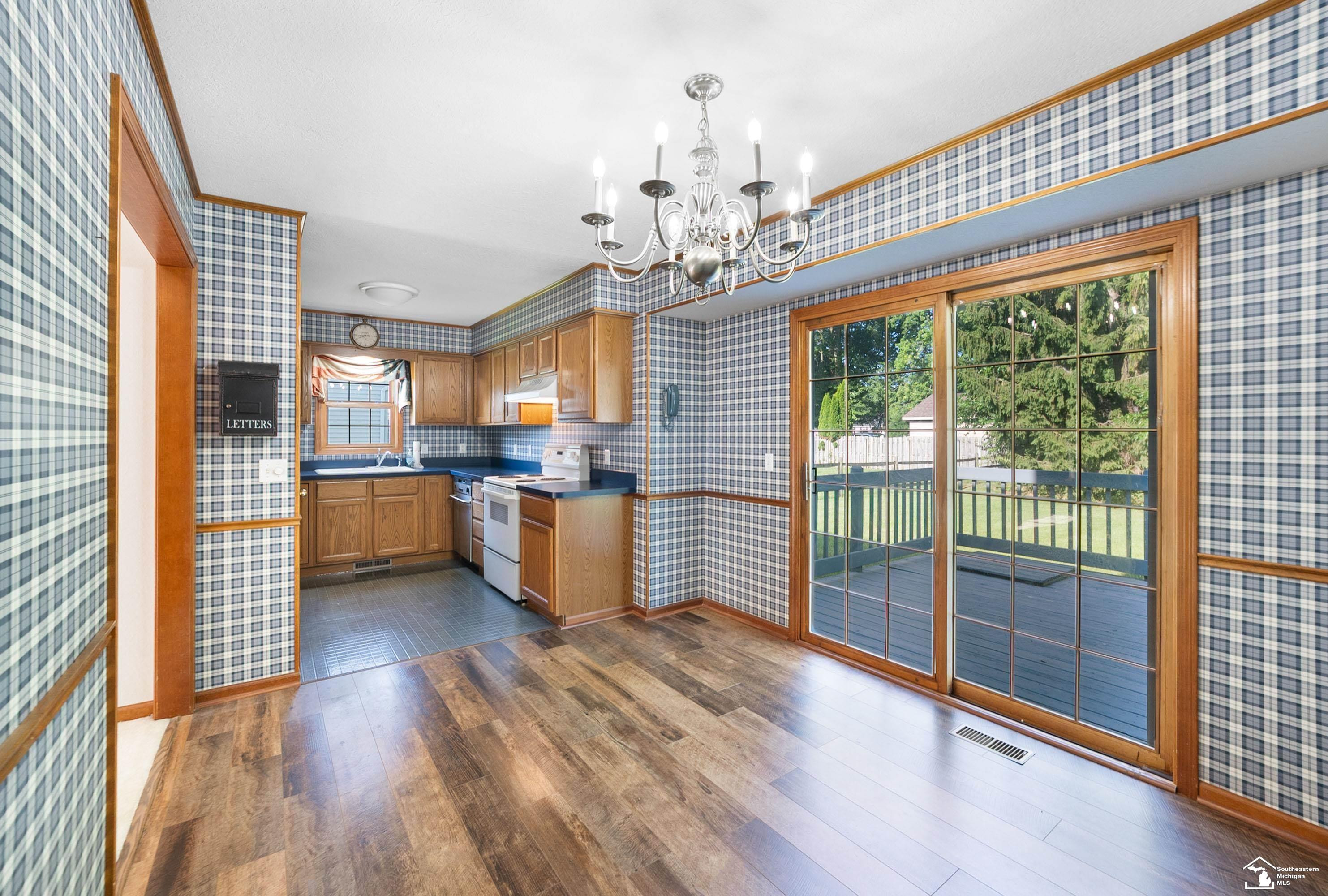 7309 Silo Meadows Drive, Temperance, MI 48182 — Photo 12