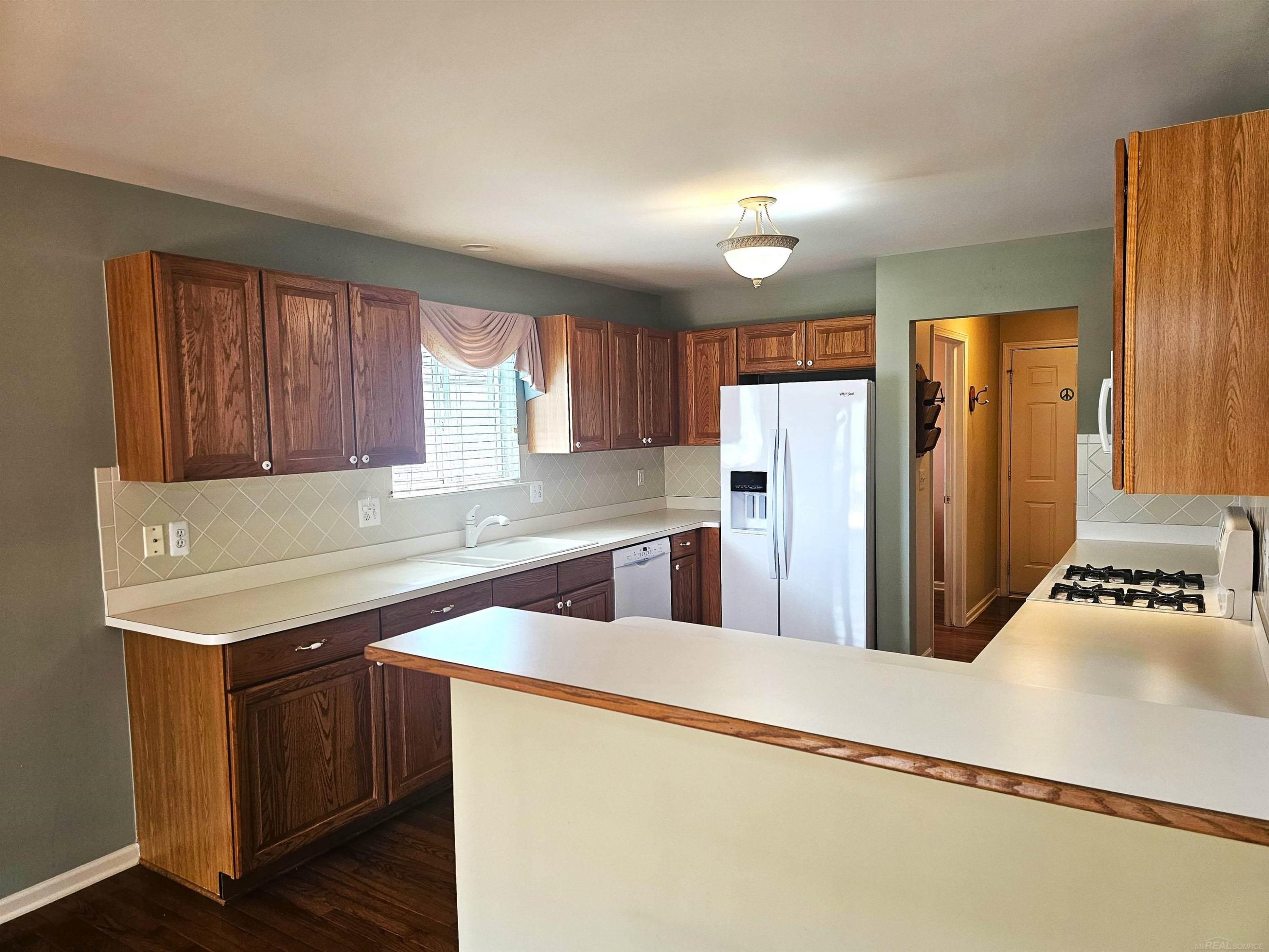 44134 Kendyl Drive, Sterling Heights, MI 48314 — Photo 8