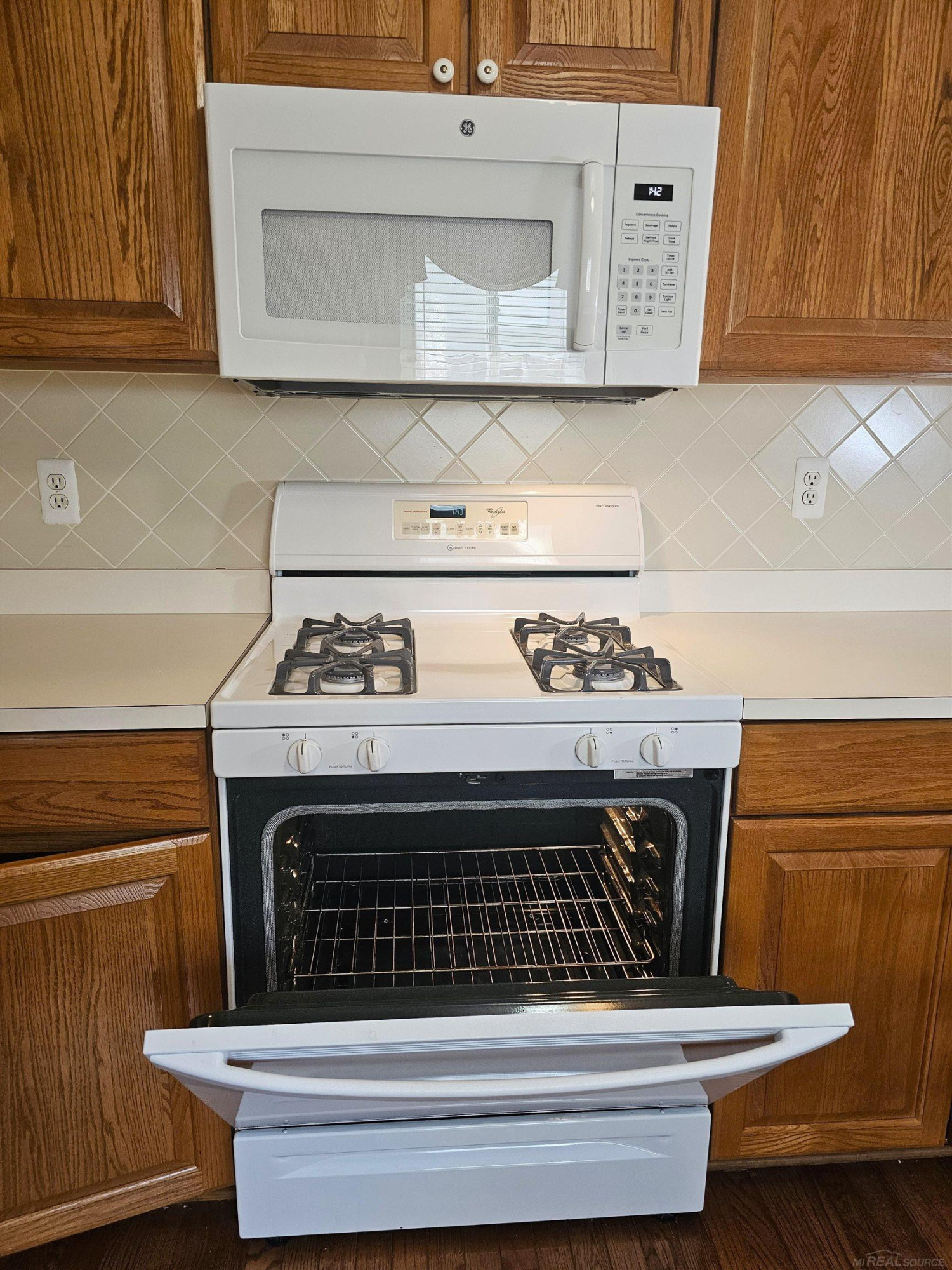44134 Kendyl Drive, Sterling Heights, MI 48314 — Photo 12