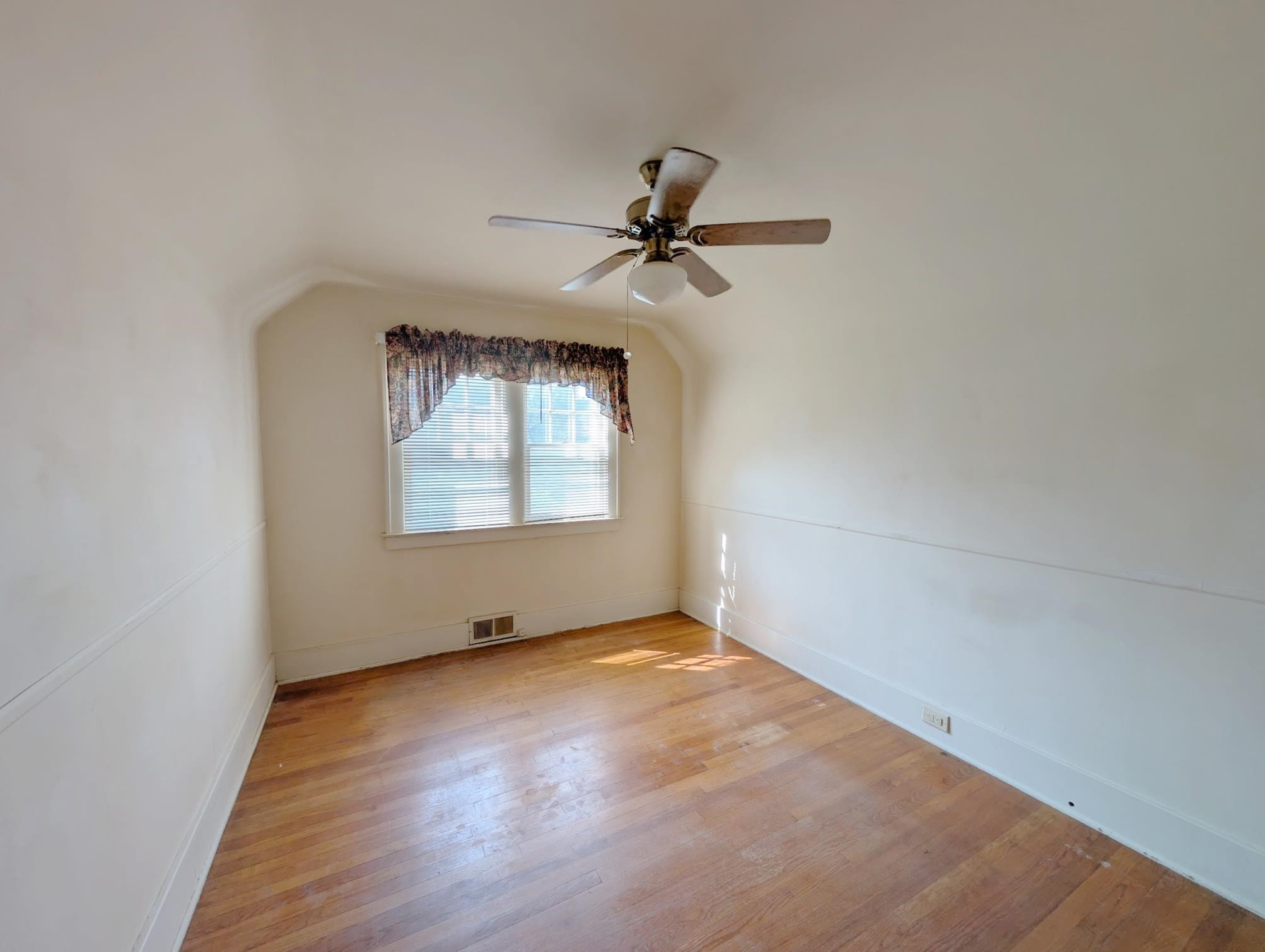 502 Dougherty Place, Flint, MI 48504 — Photo 17