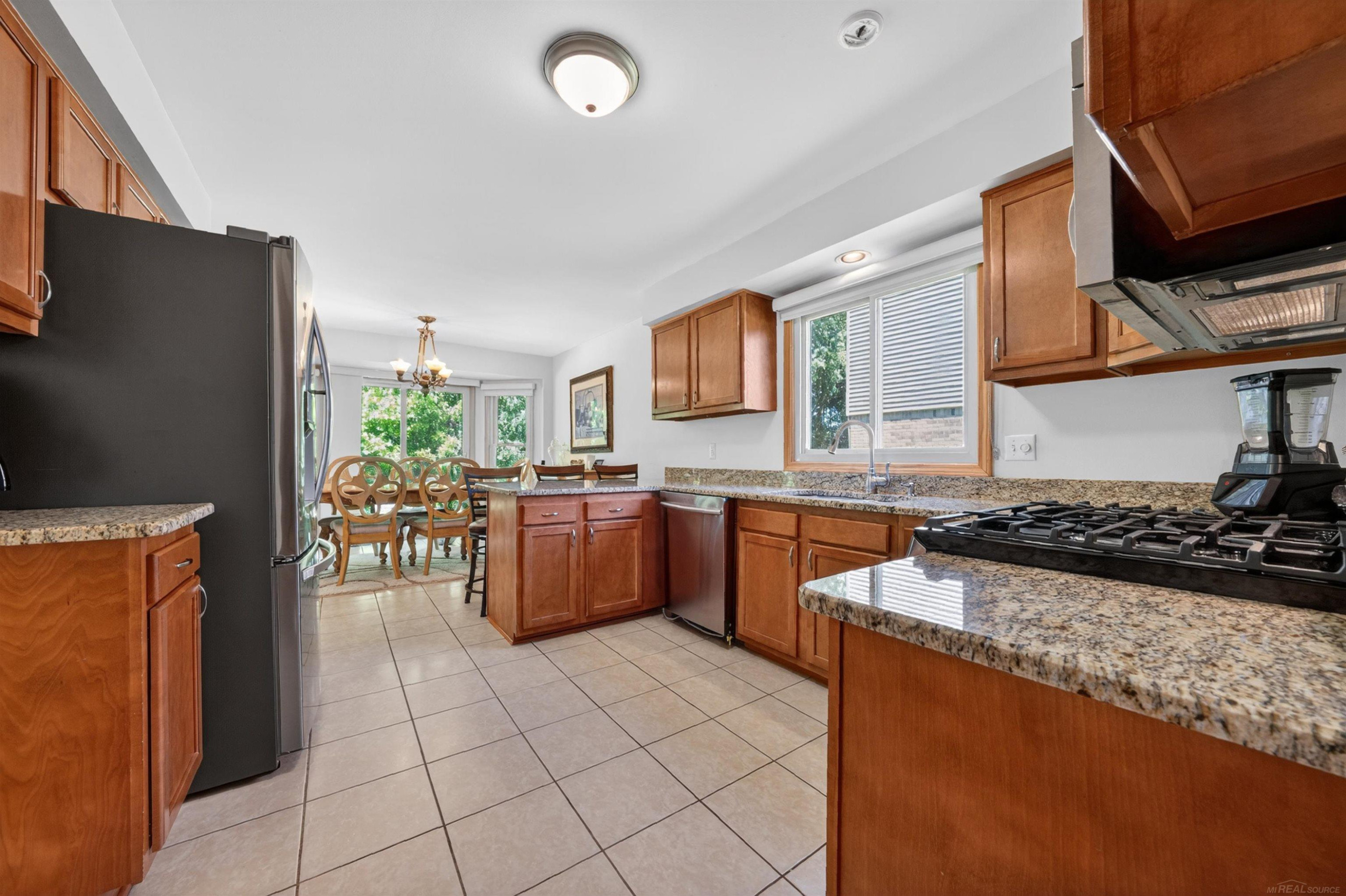 40219 Denbigh Drive, Sterling Heights, MI 48310 — Photo 11