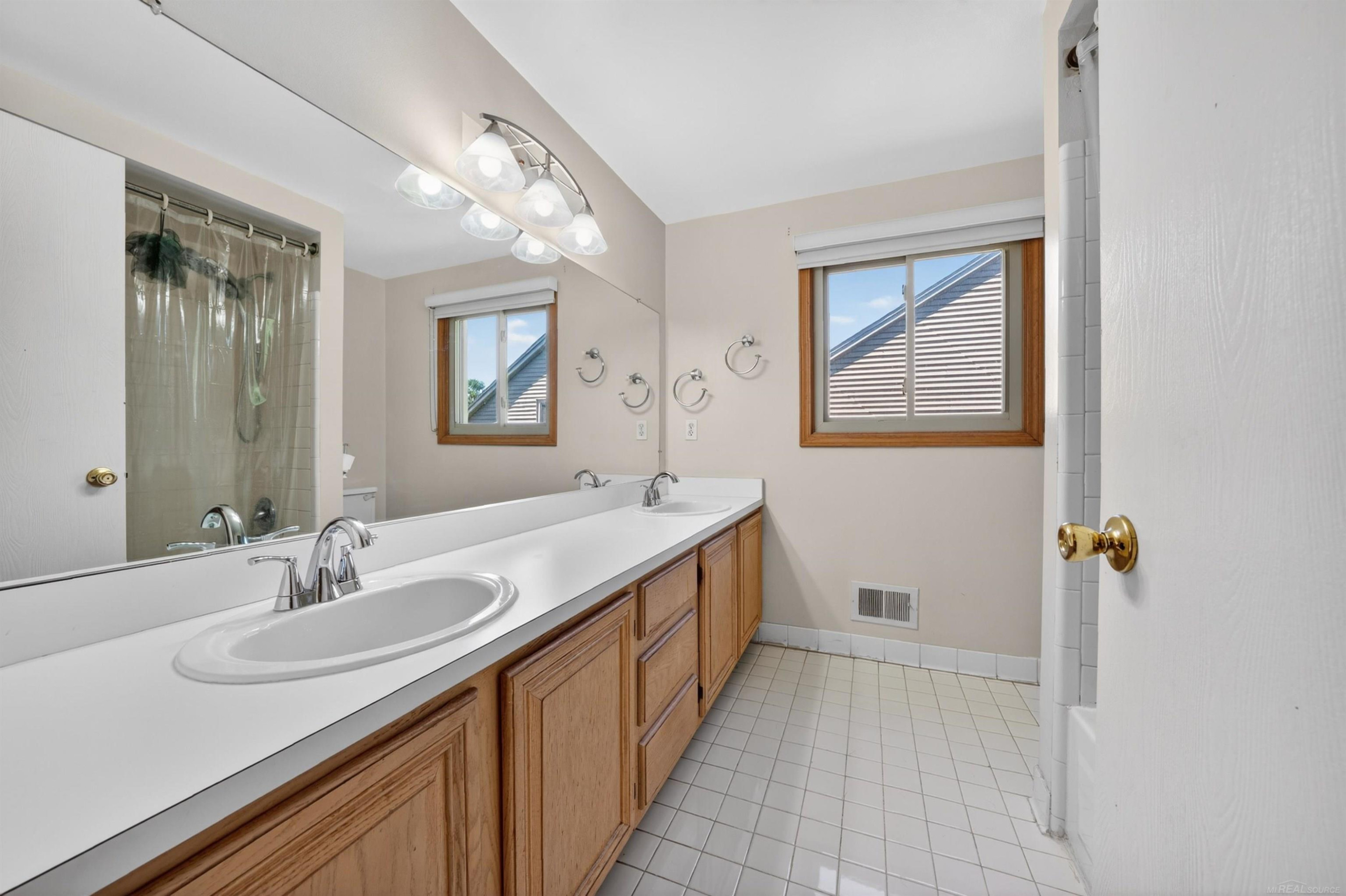 40219 Denbigh Drive, Sterling Heights, MI 48310 — Photo 20