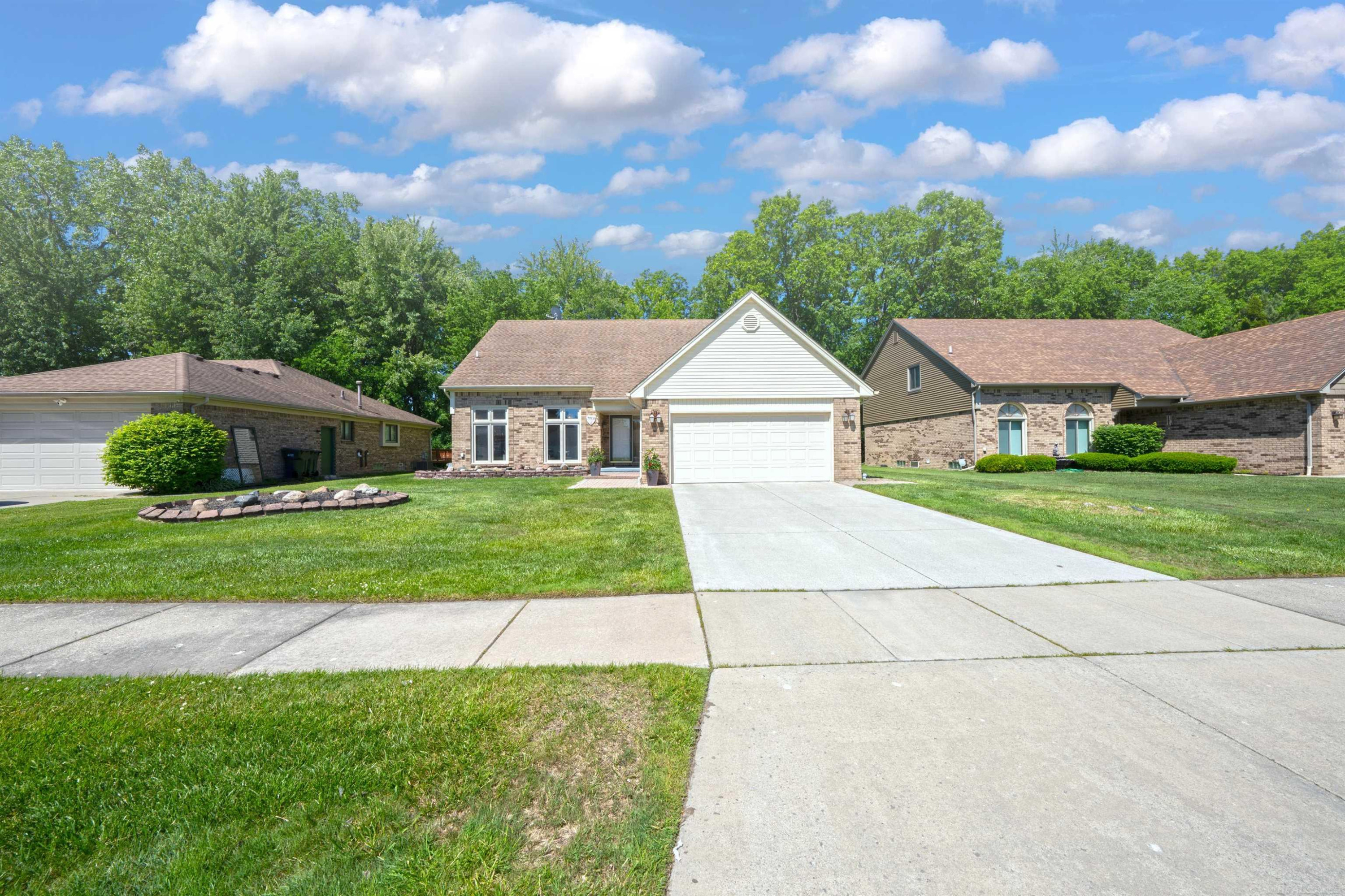 40219 Denbigh Drive, Sterling Heights, MI 48310 — Photo 37