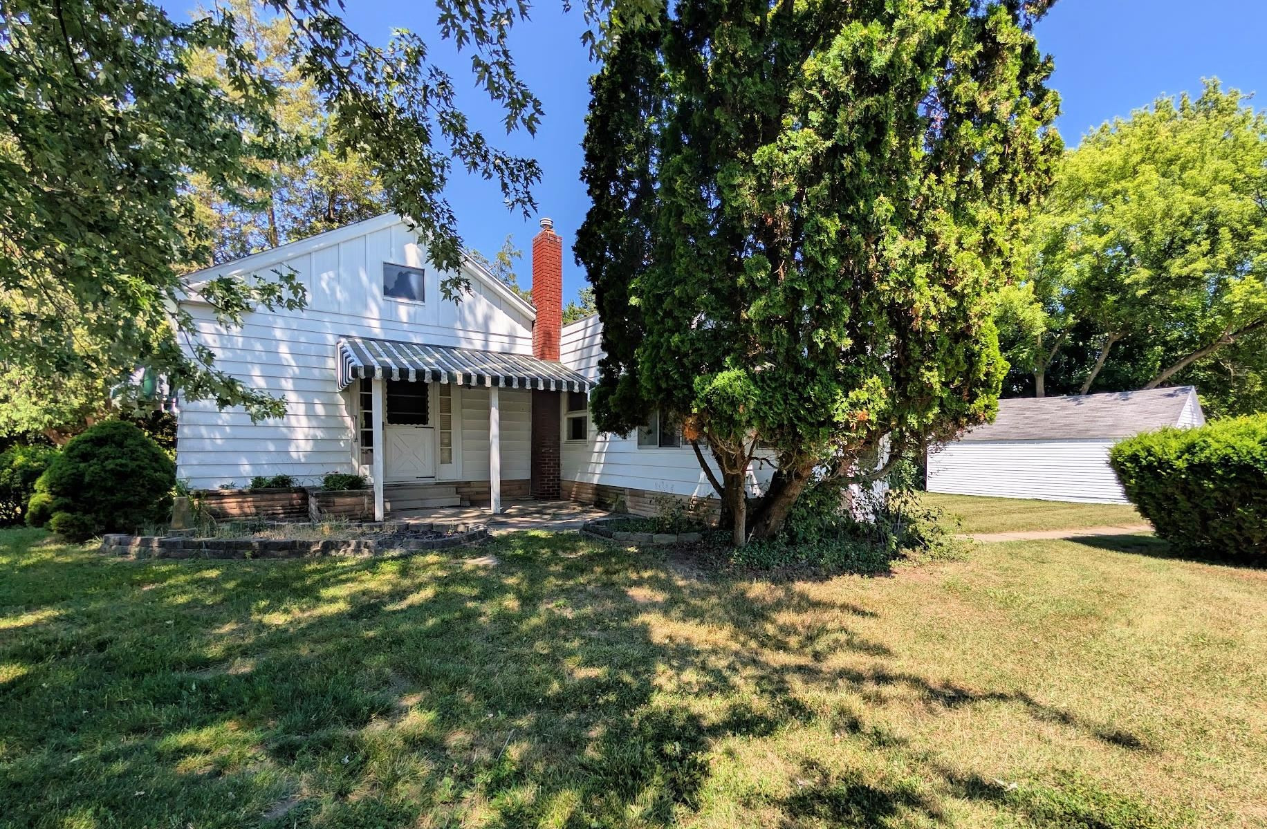 825 E River Road, Flushing, MI 48433 — Photo 3
