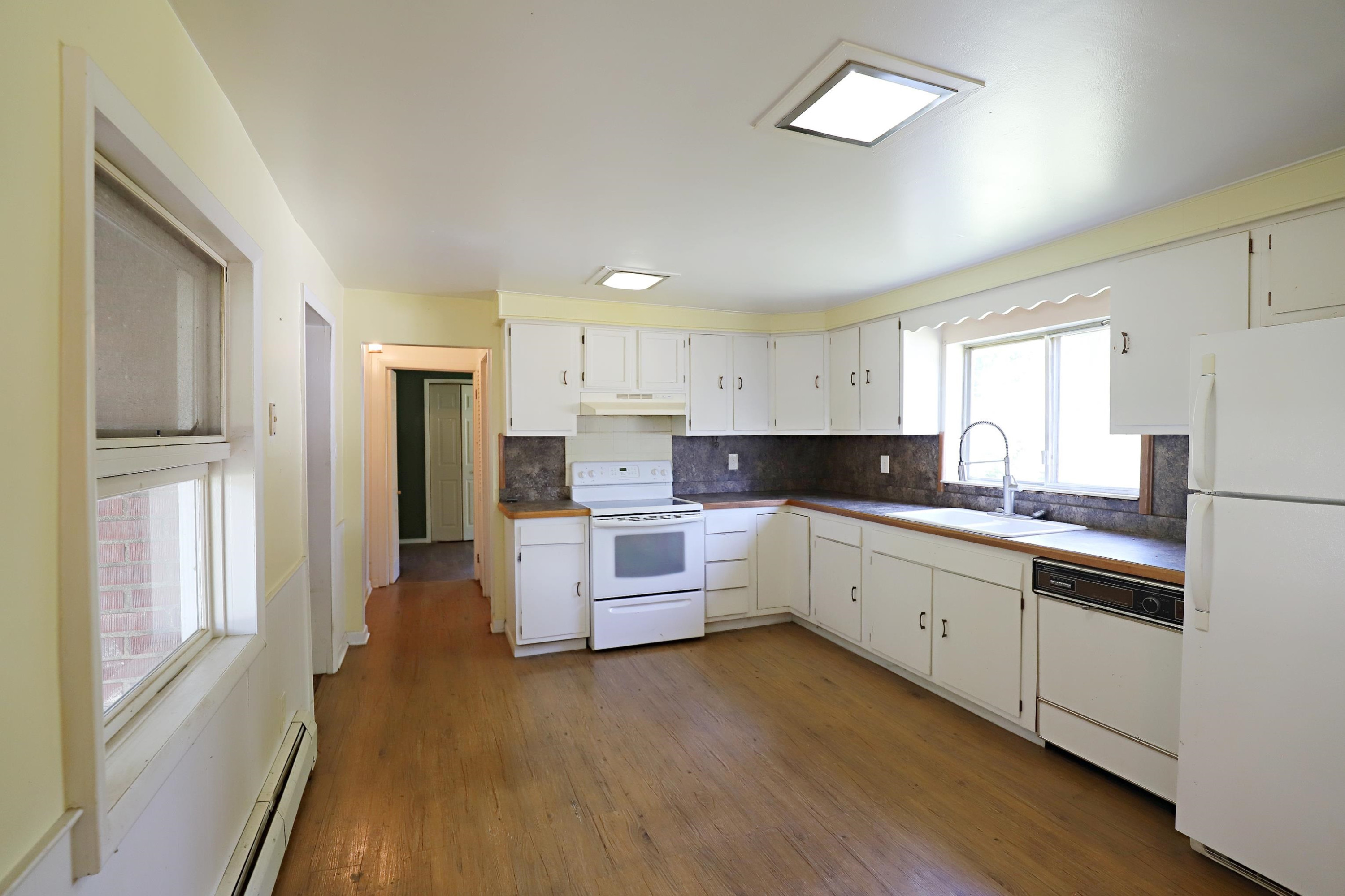 825 E River Road, Flushing, MI 48433 — Photo 12